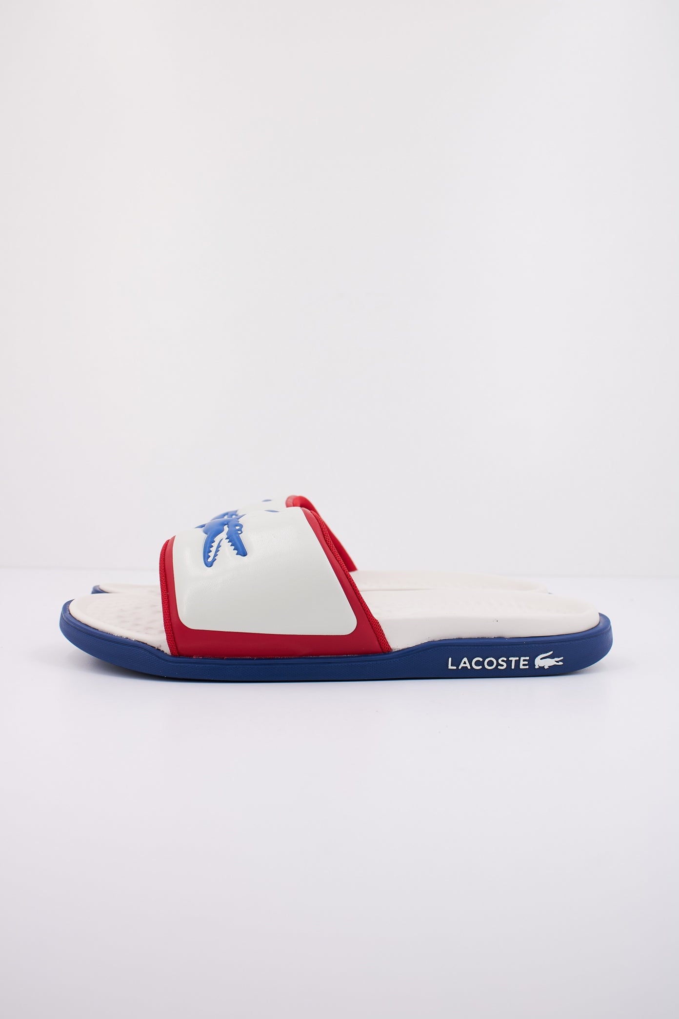 LACOSTE SERVE SLIDE DUAL SYNTHETI en color BLANCO (1)