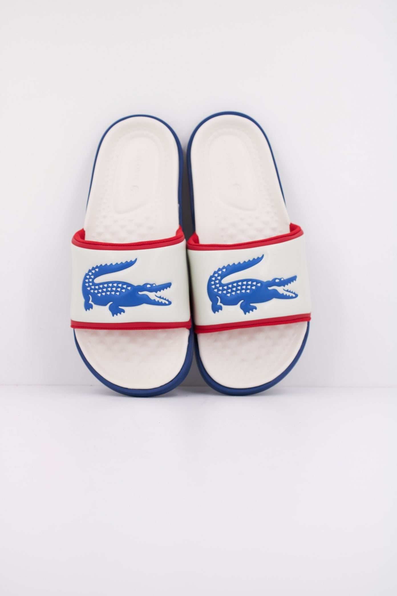 LACOSTE SERVE SLIDE DUAL SYNTHETI en color BLANCO (3)