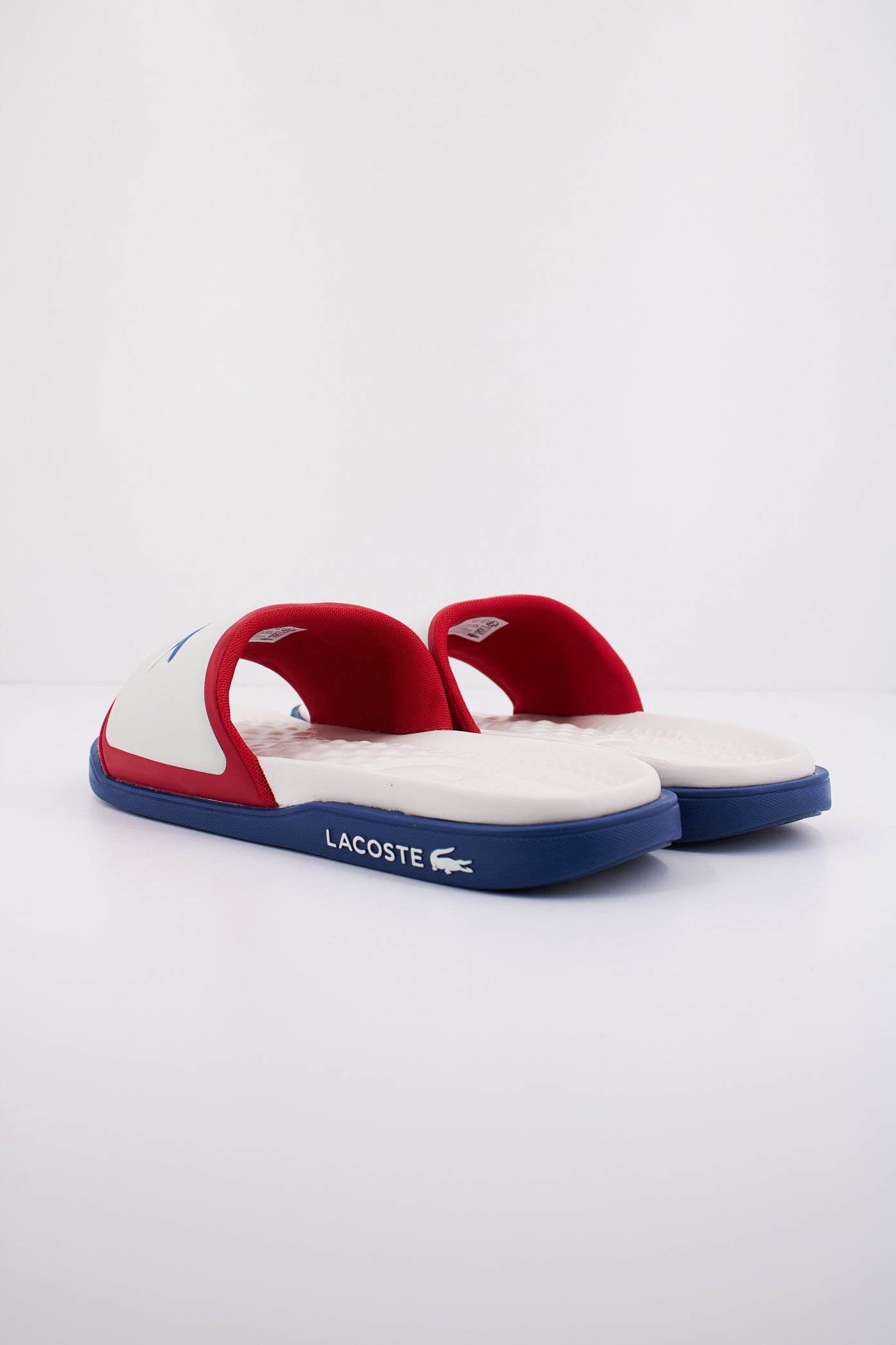 LACOSTE SERVE SLIDE DUAL SYNTHETI en color BLANCO (4)