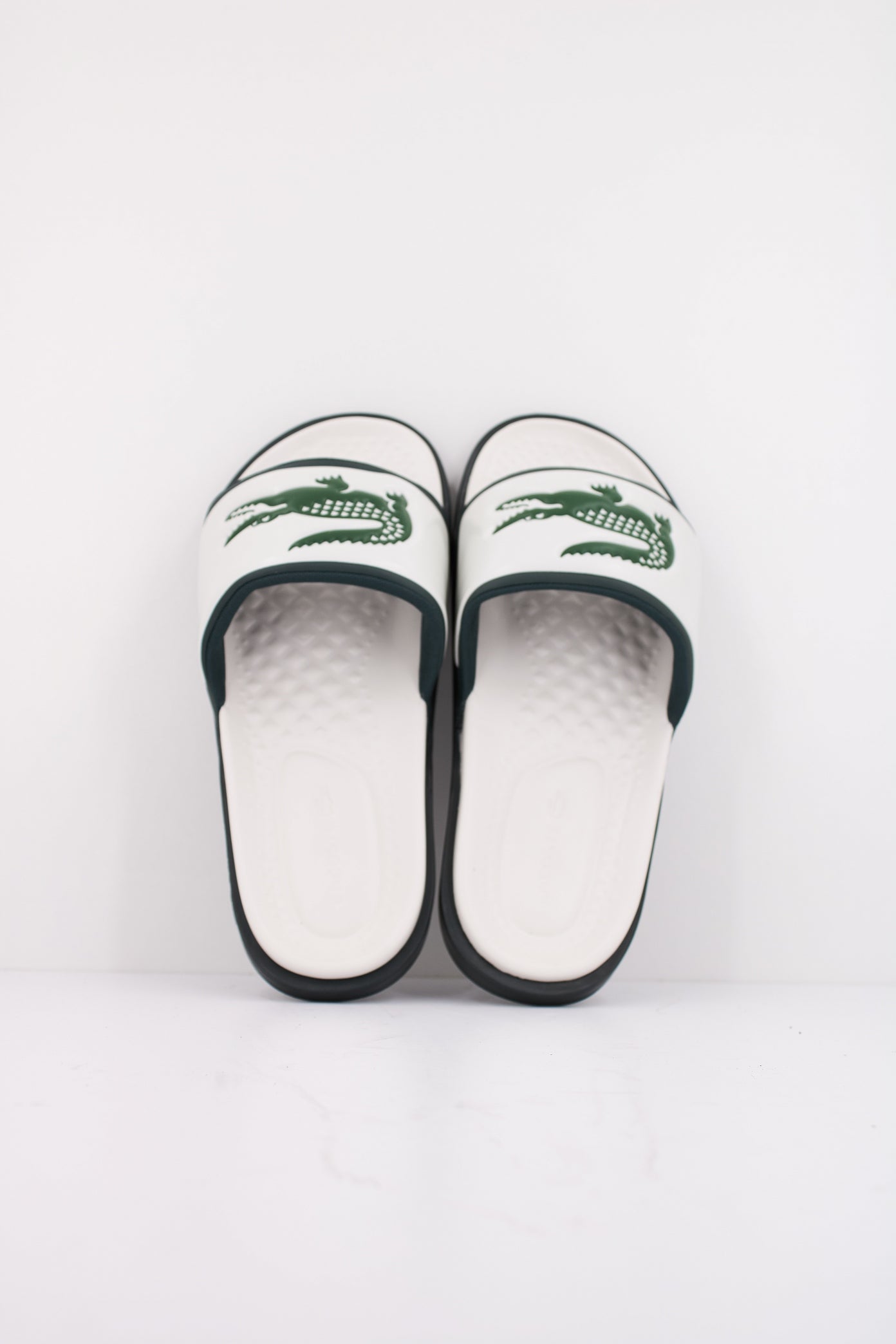 LACOSTE SERVE SLIDE DUAL SYNTHETI en color BLANCO (3)