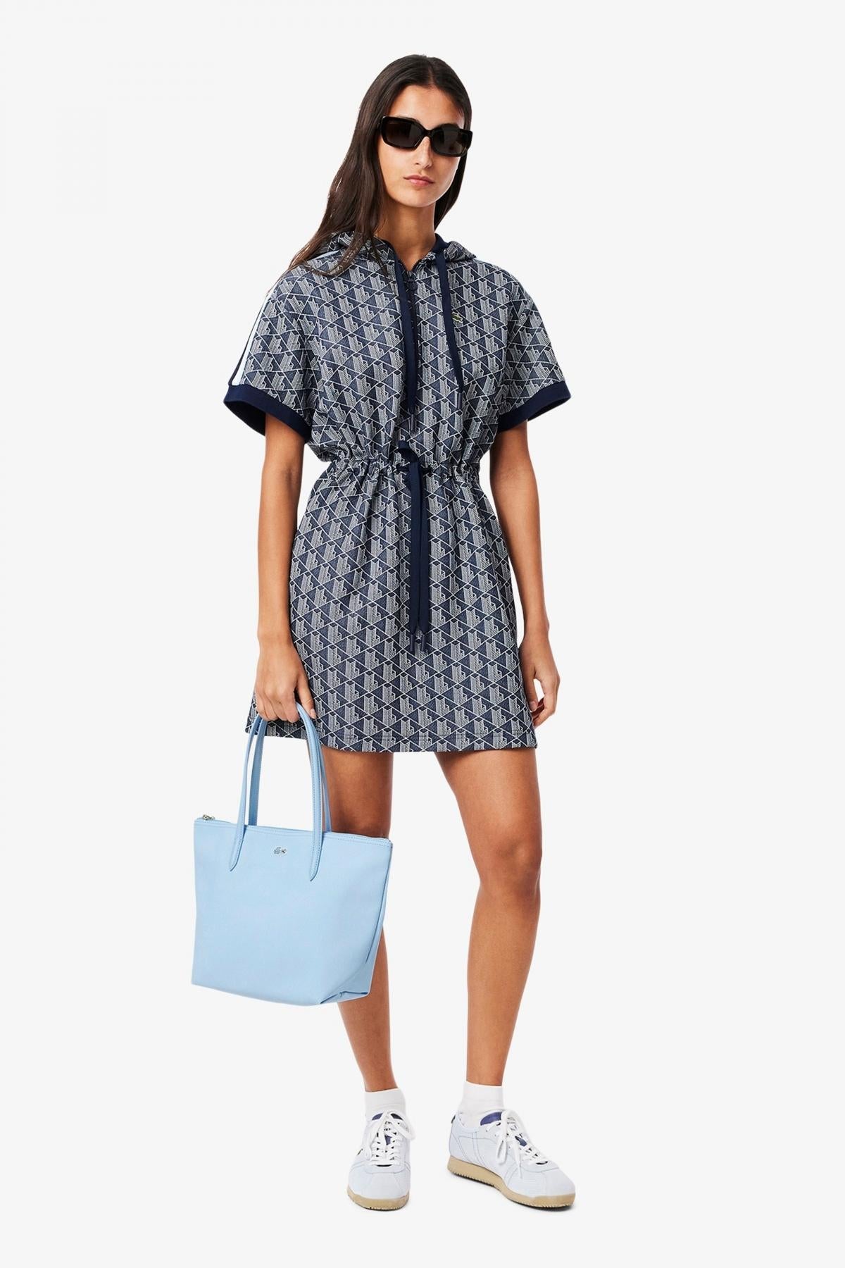 LACOSTE L.. CONCEPT SMALL SHOP en color AZUL (3)