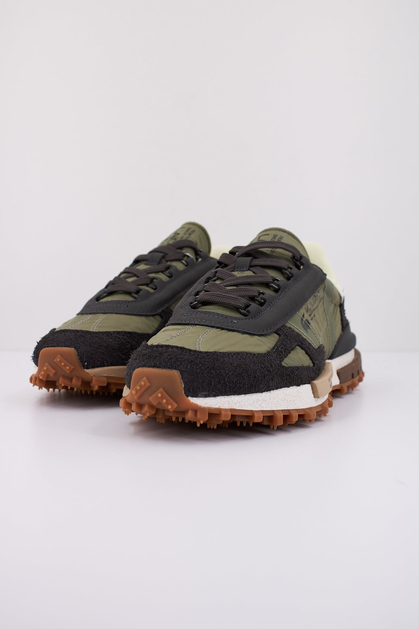 LACOSTE ELITE ACTIVE en color VERDE (2)