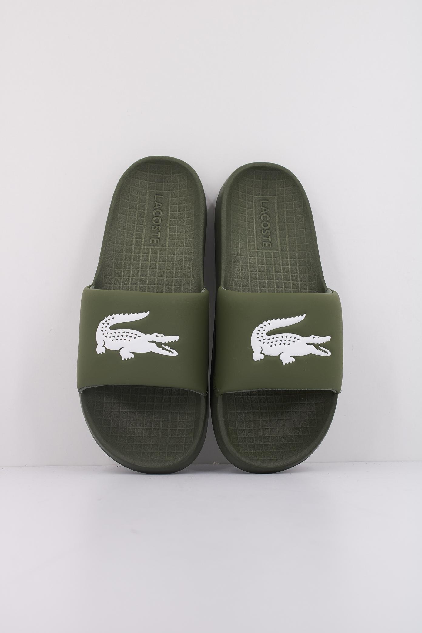LACOSTE MEN'S SERVE SLIDE . en color VERDE (3)