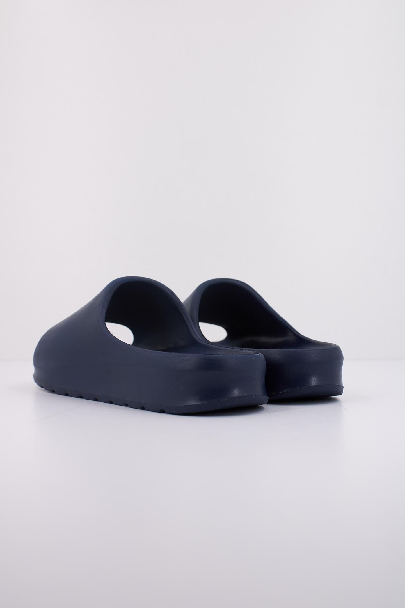 LACOSTE MEN'S SERVE SLIDE . en color AZUL (4)