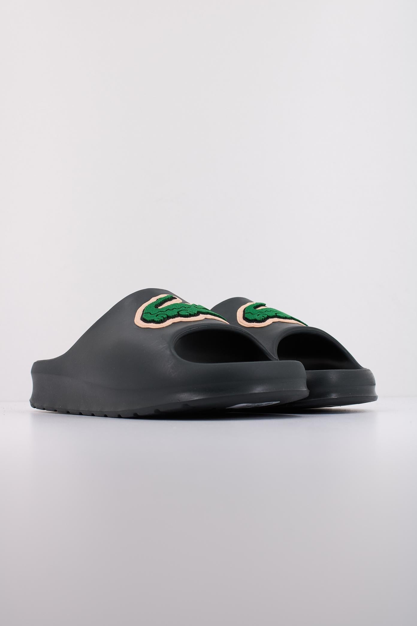LACOSTE SERVE SLIDE . en color VERDE (2)
