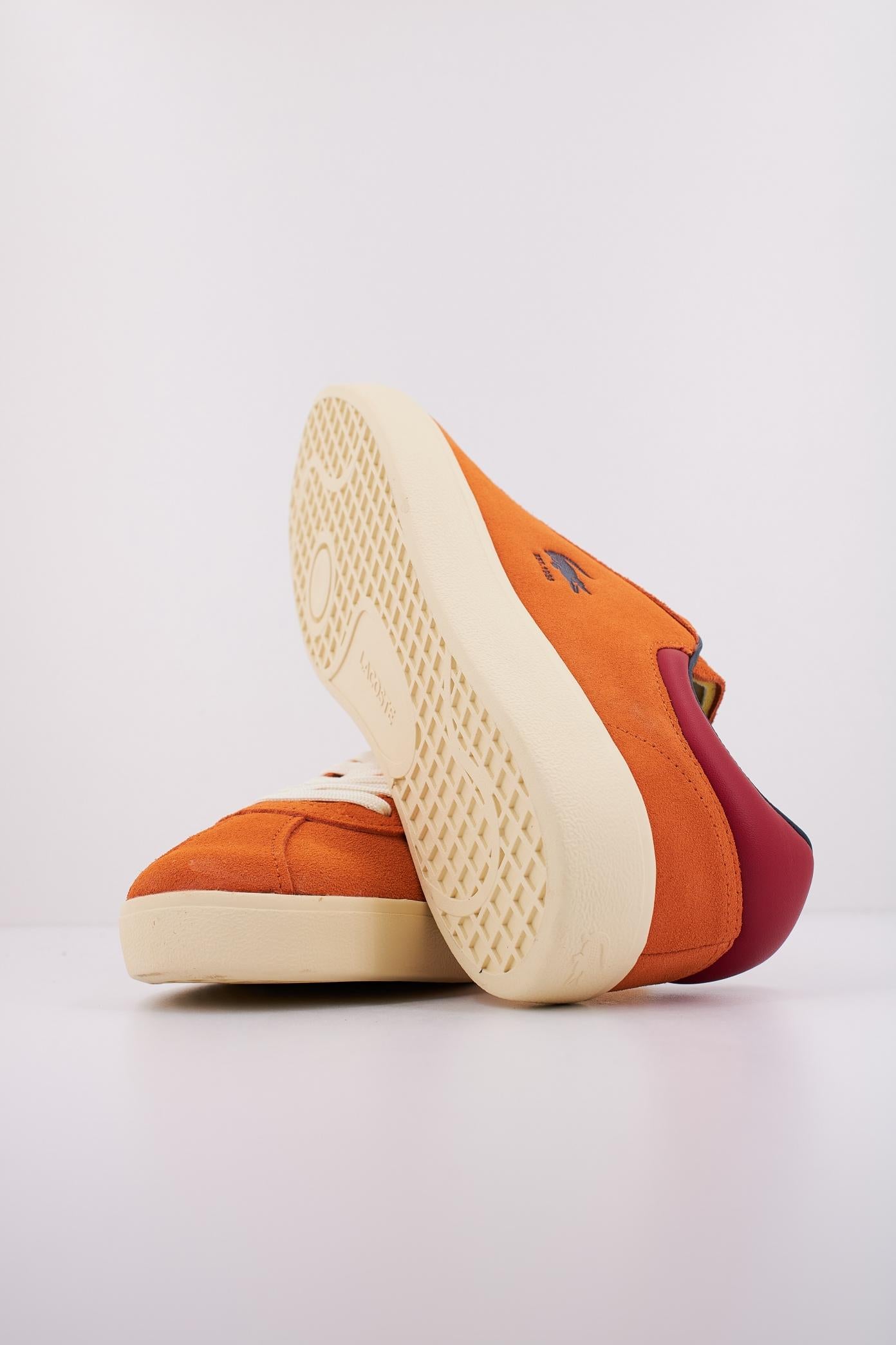 LACOSTE BASESHOT en color NARANJA (5)