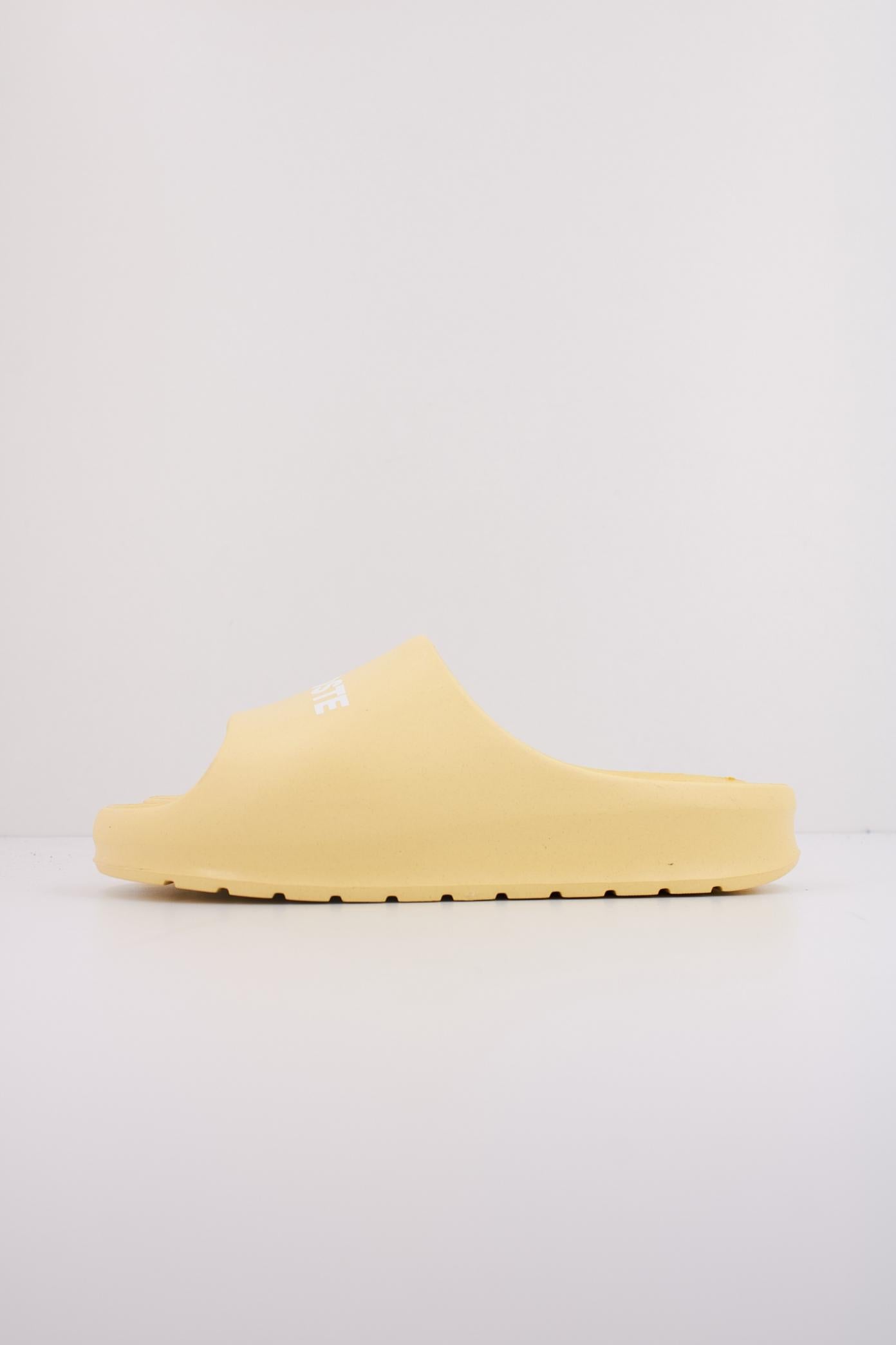 LACOSTE SERVE SLIDE . en color AMARILLO (1)