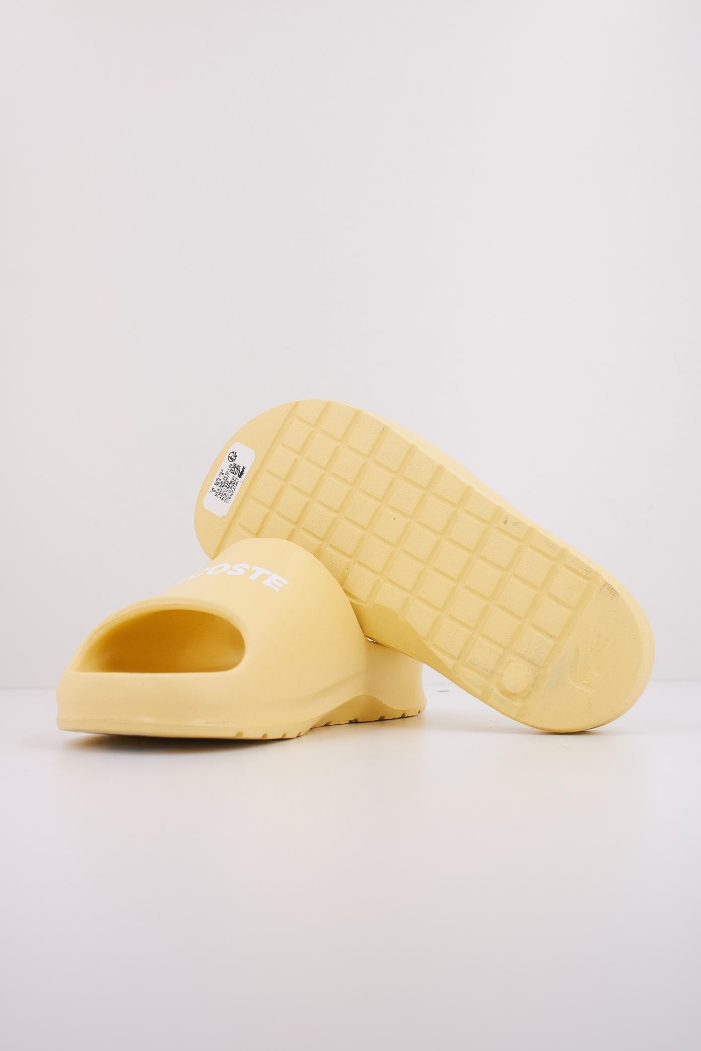 LACOSTE SERVE SLIDE . en color AMARILLO (5)