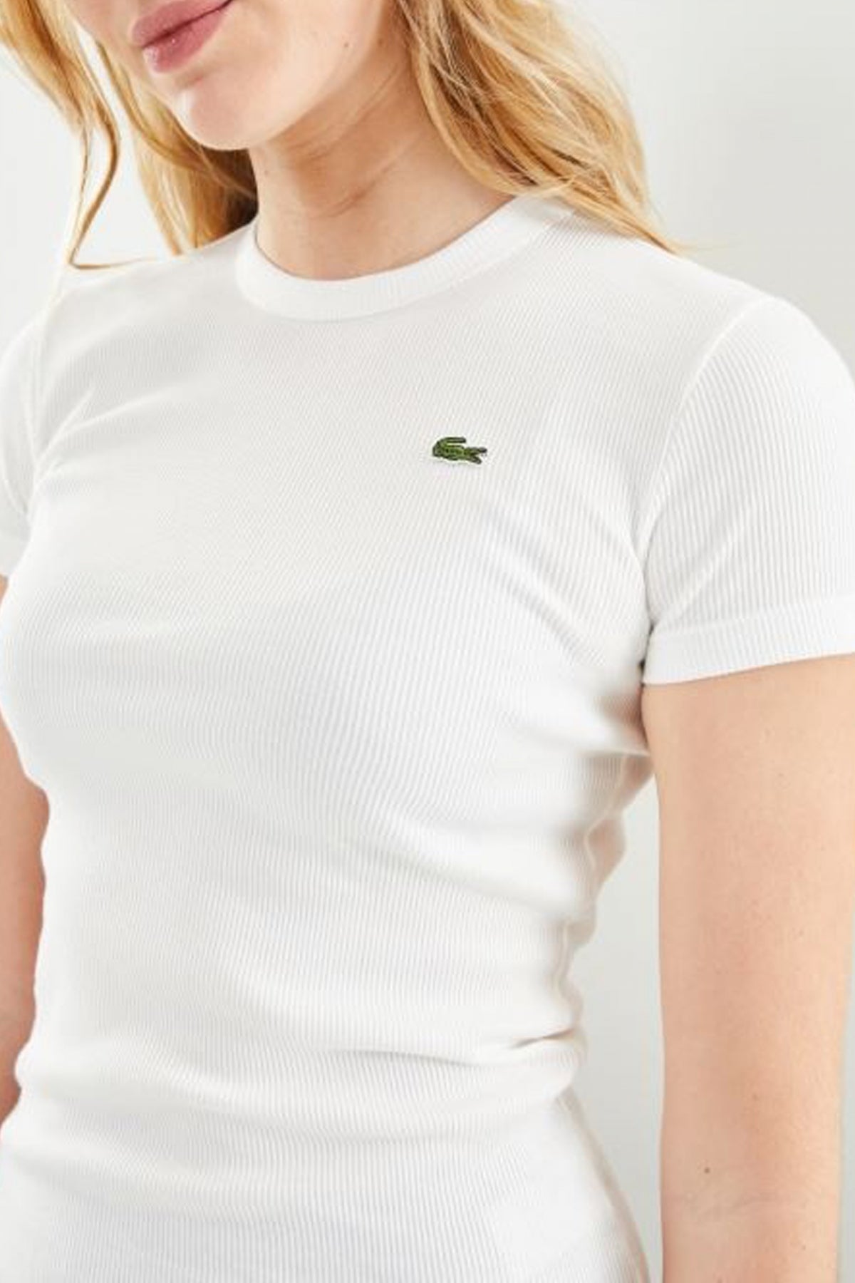 LACOSTE SLIM FIT RIBBED COTTON T-SHIRT en color BLANCO (3)