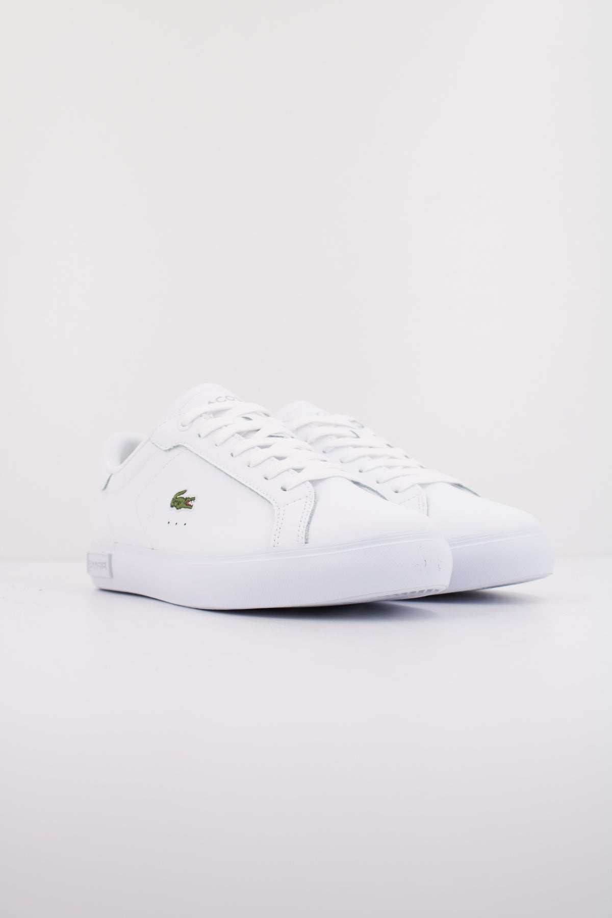 LACOSTE POWERCOURT en color BLANCO (2)