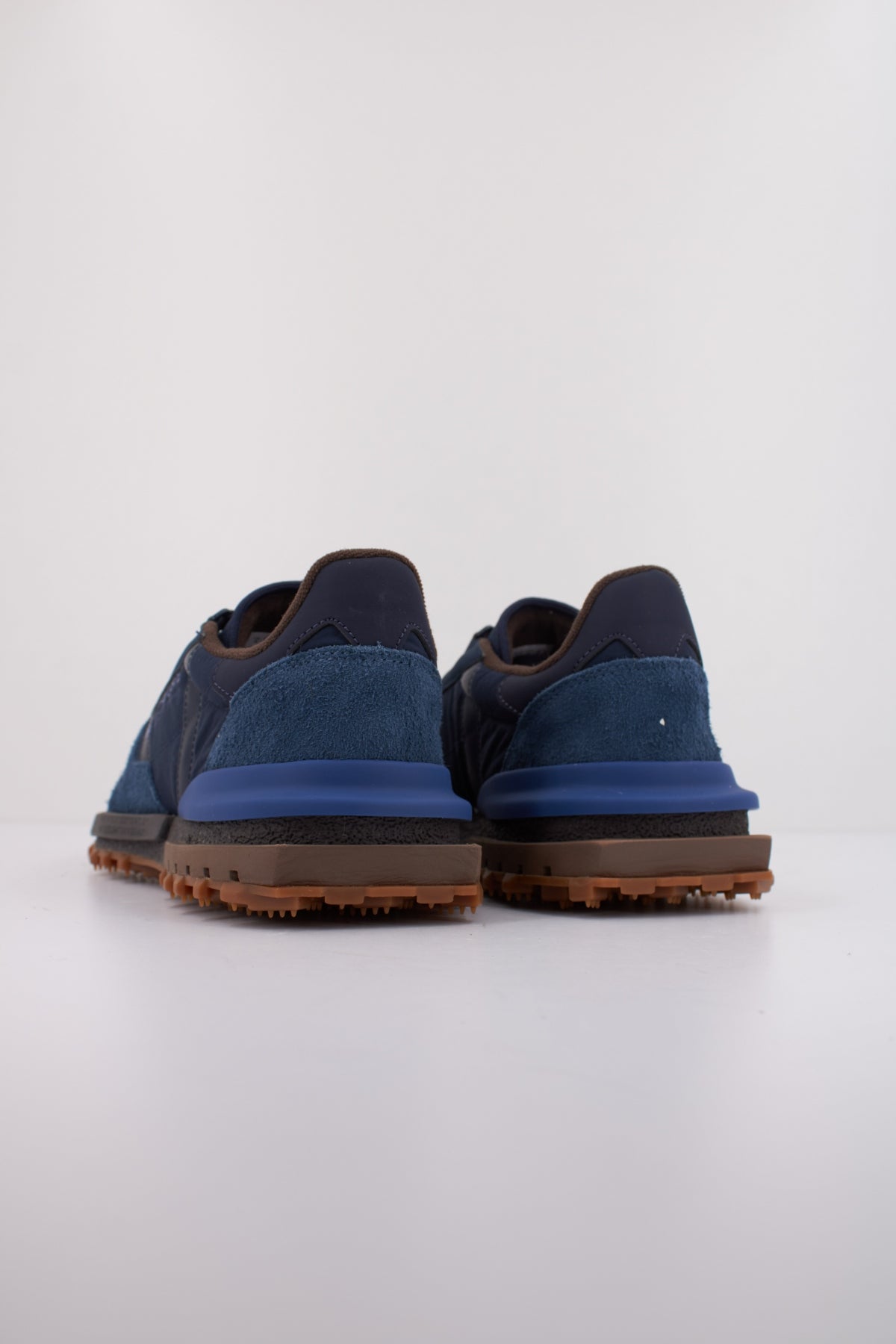 LACOSTE MEN'S ELITE ACTIVE SNEAKE en color AZUL (4)