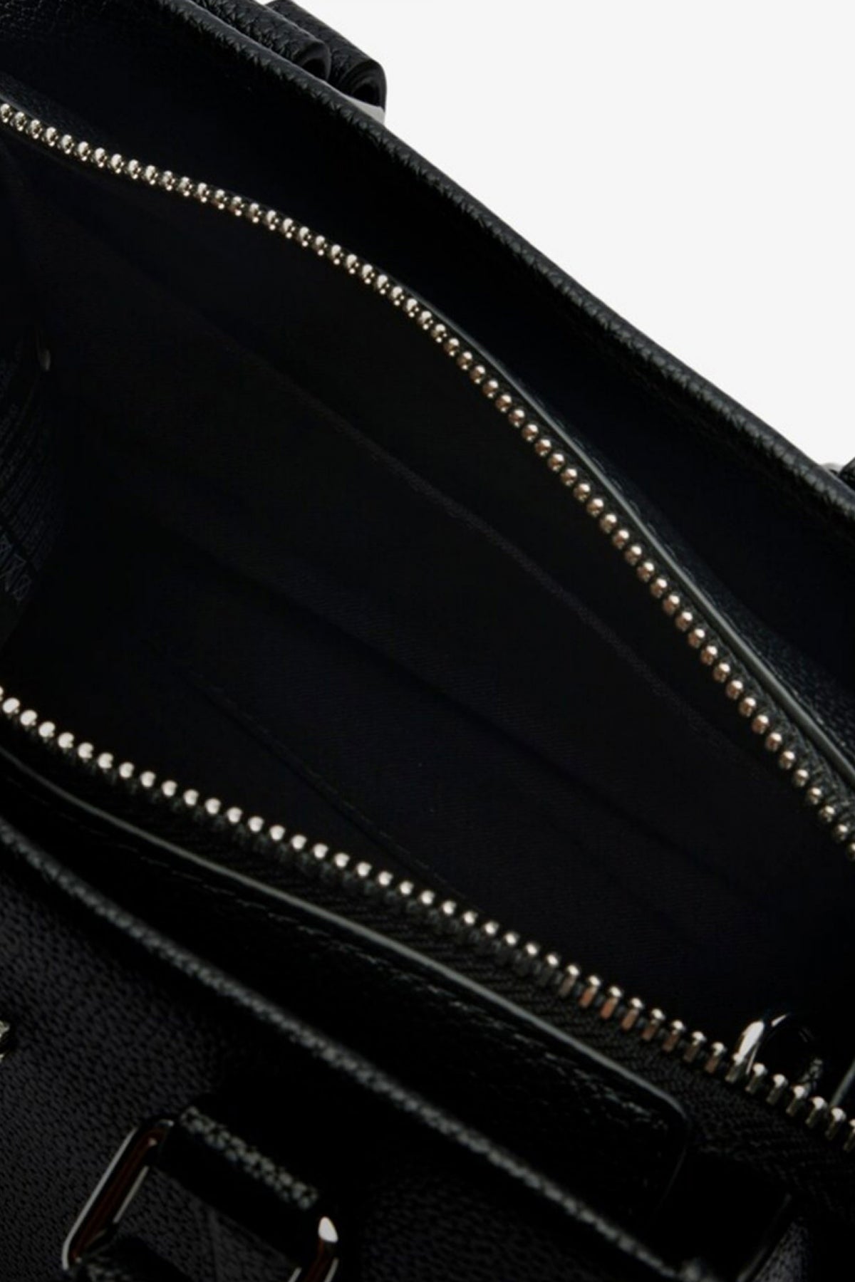 LACOSTE HANDLE BAG en color NEGRO (4)