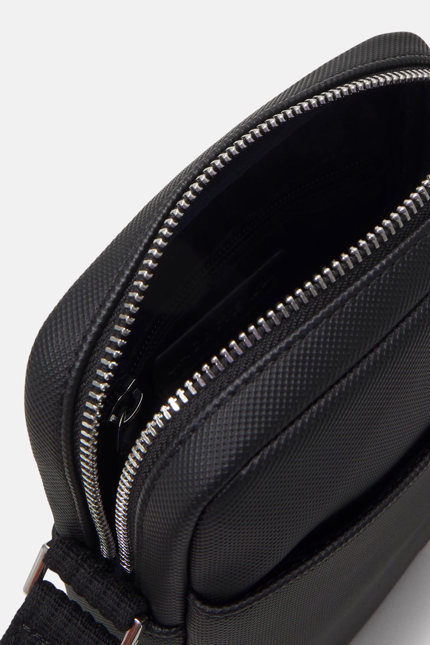 LACOSTE MEN'S CLASSIC VERTICAL CAM en color NEGRO (3)