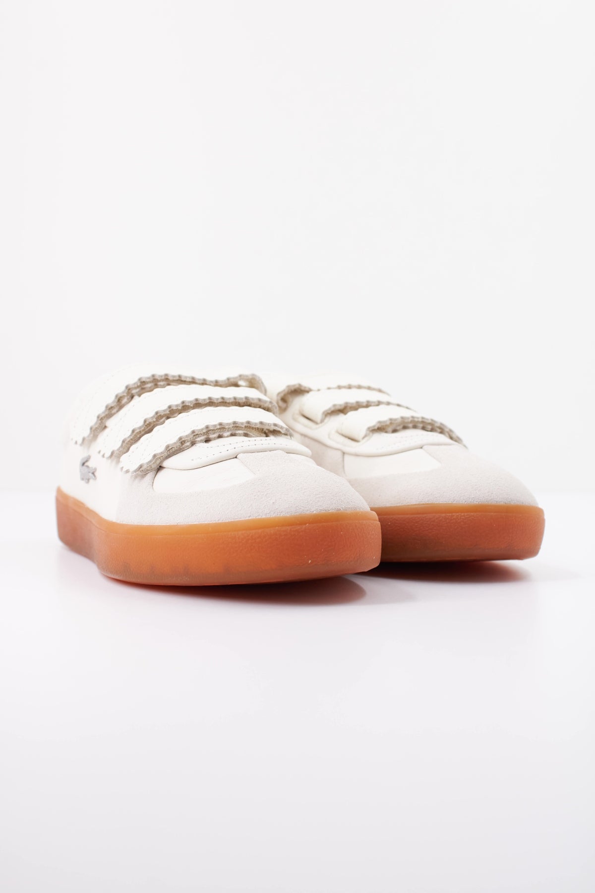 LACOSTE SFA BASESHOT PRO en color BEIS (2)