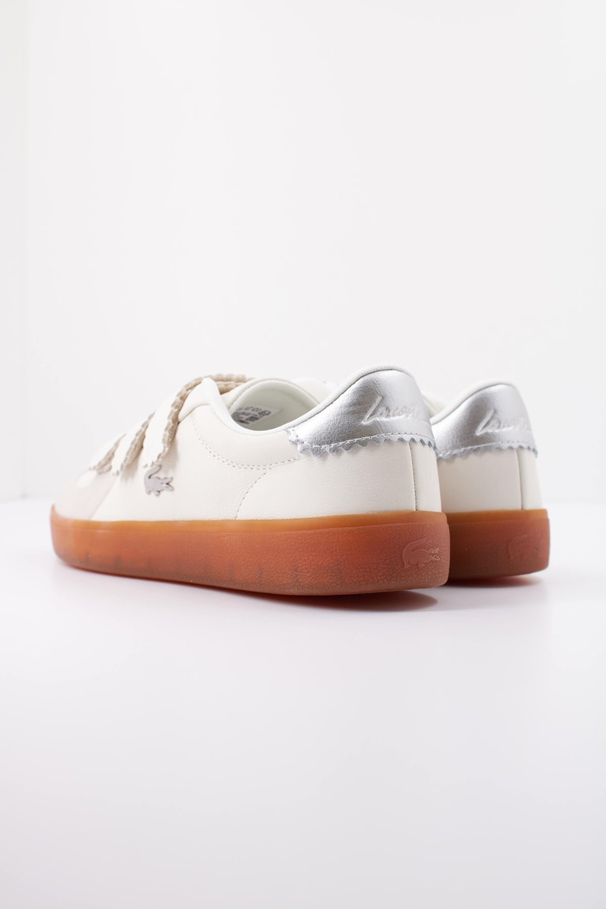 LACOSTE SFA BASESHOT PRO en color BEIS (4)