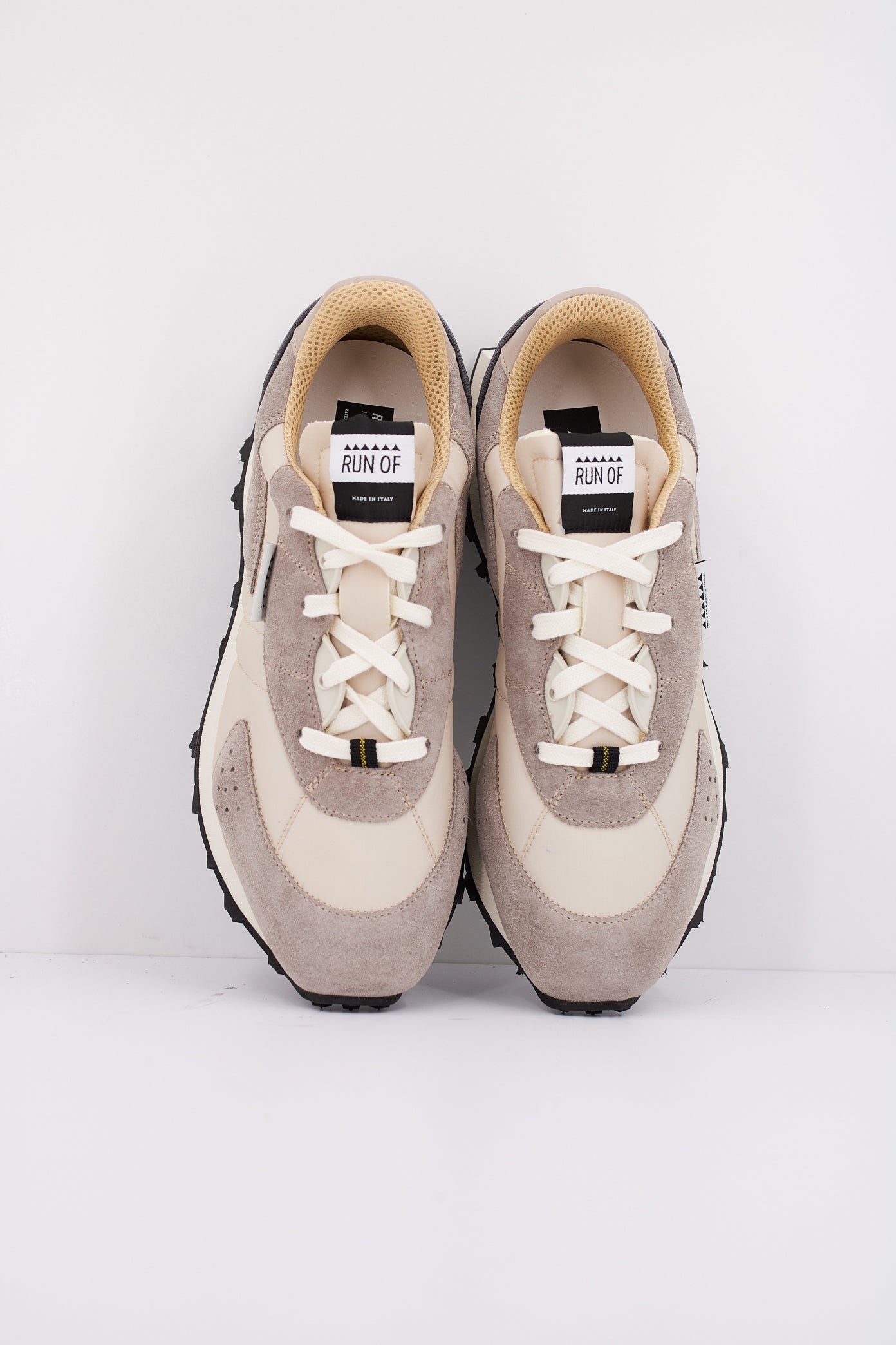 RUN OF ELIO M en color GRIS (3)