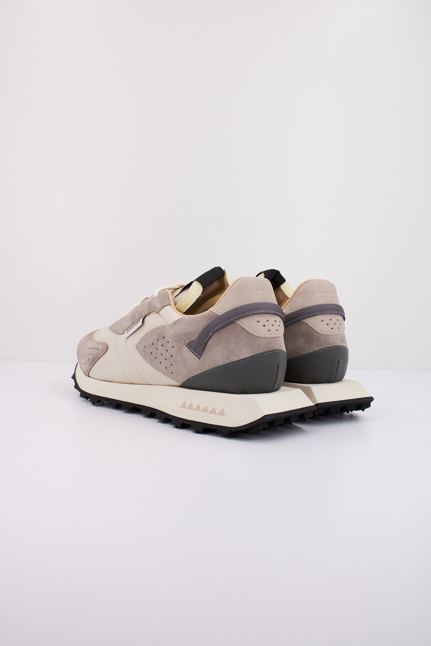 RUN OF ELIO M en color GRIS (4)