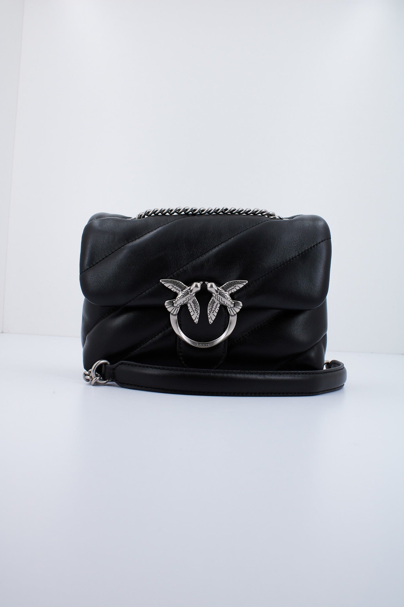 PINKO LOVE MINI PUFF CL SHEEP en color NEGRO (1)