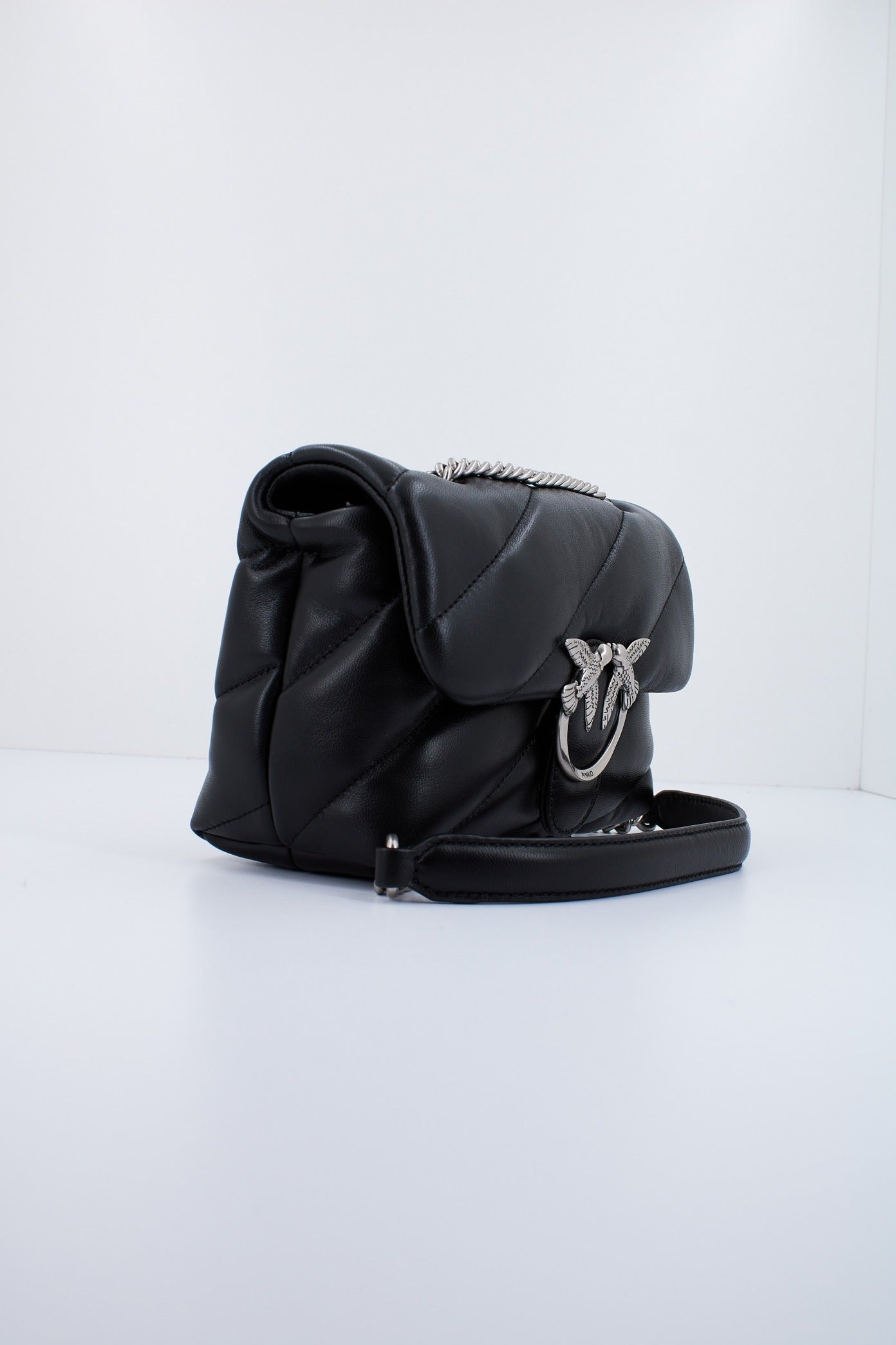 PINKO LOVE MINI PUFF CL SHEEP en color NEGRO (3)