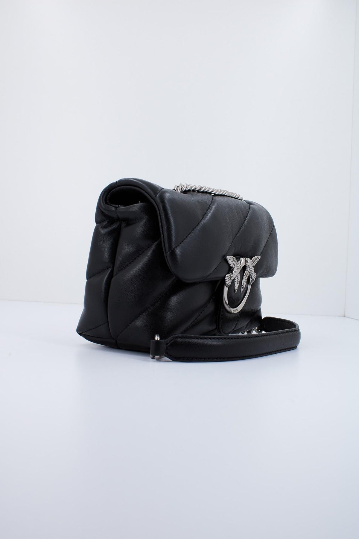 PINKO LOVE MINI PUFF CL SHEEP en color NEGRO (3)