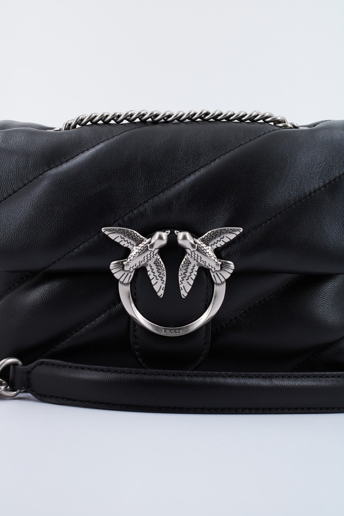 PINKO LOVE MINI PUFF CL SHEEP en color NEGRO (4)