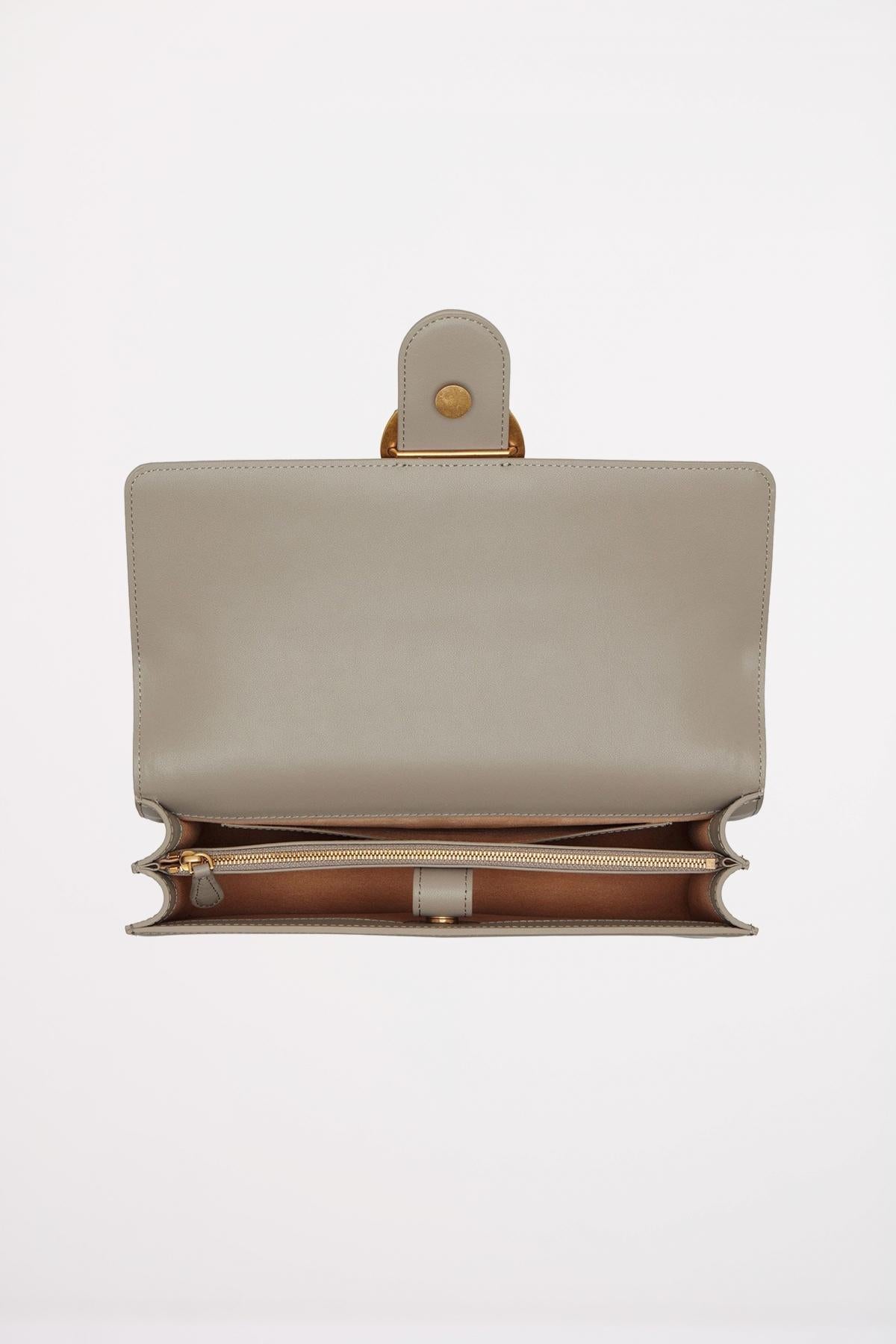 PINKO LOVE ICON CLASSIC CL en color GRIS (3)