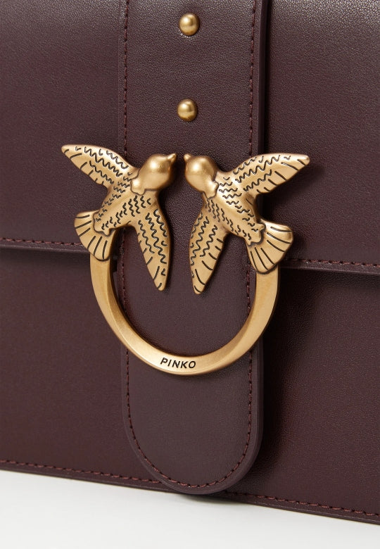 PINKO LOVE ICON MINI CL en color BURDEOS (4)