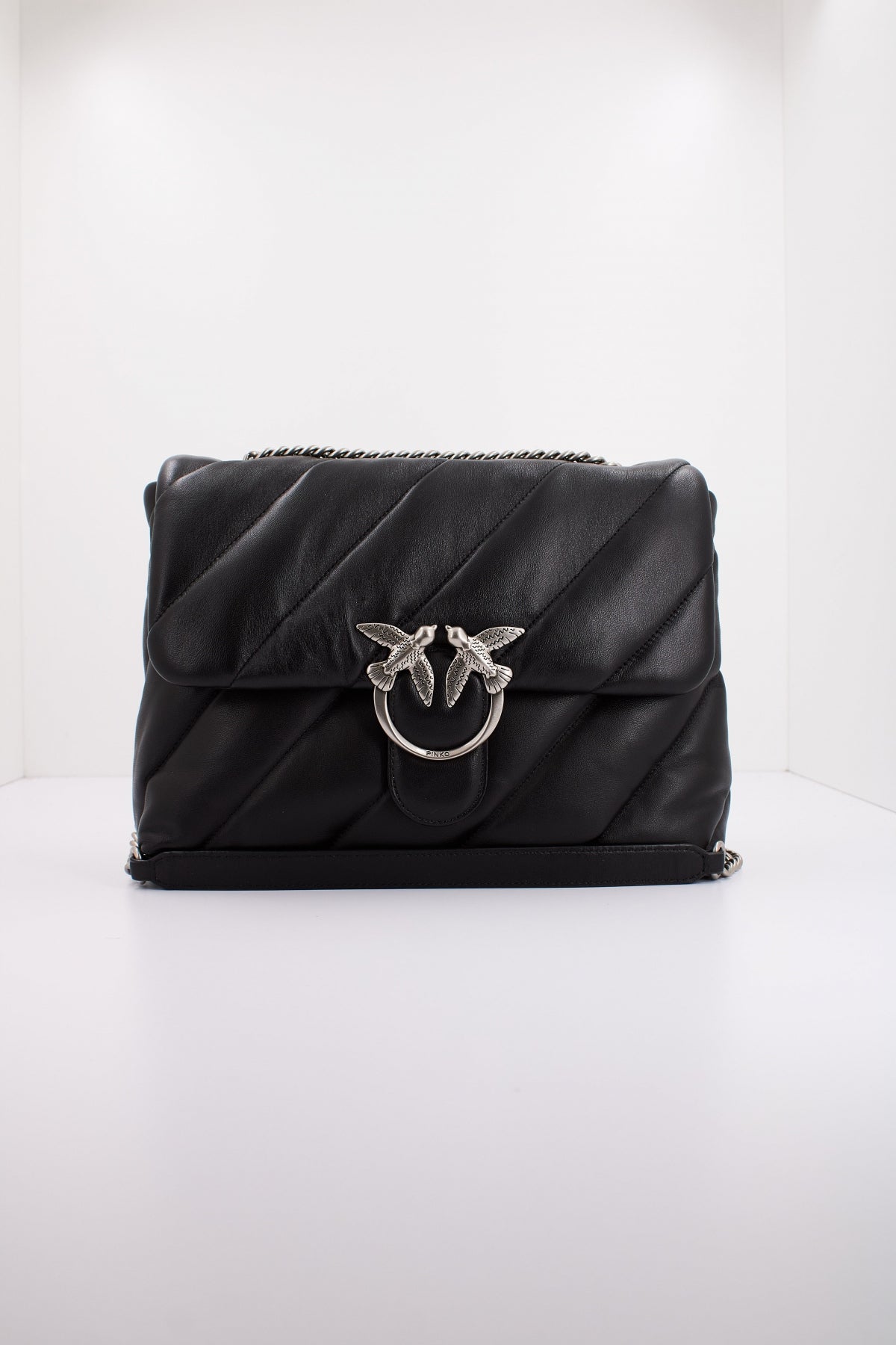 PINKO LOVE PUFF BIG CL SHEEP en color NEGRO (1)