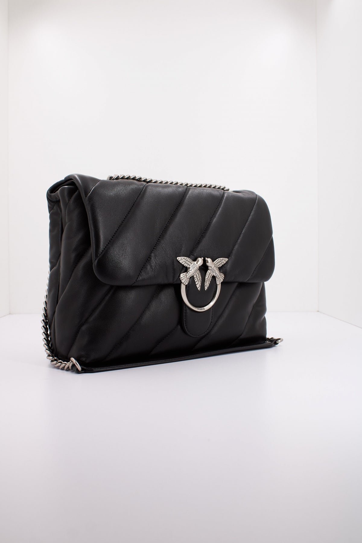 PINKO LOVE PUFF BIG CL SHEEP en color NEGRO (2)