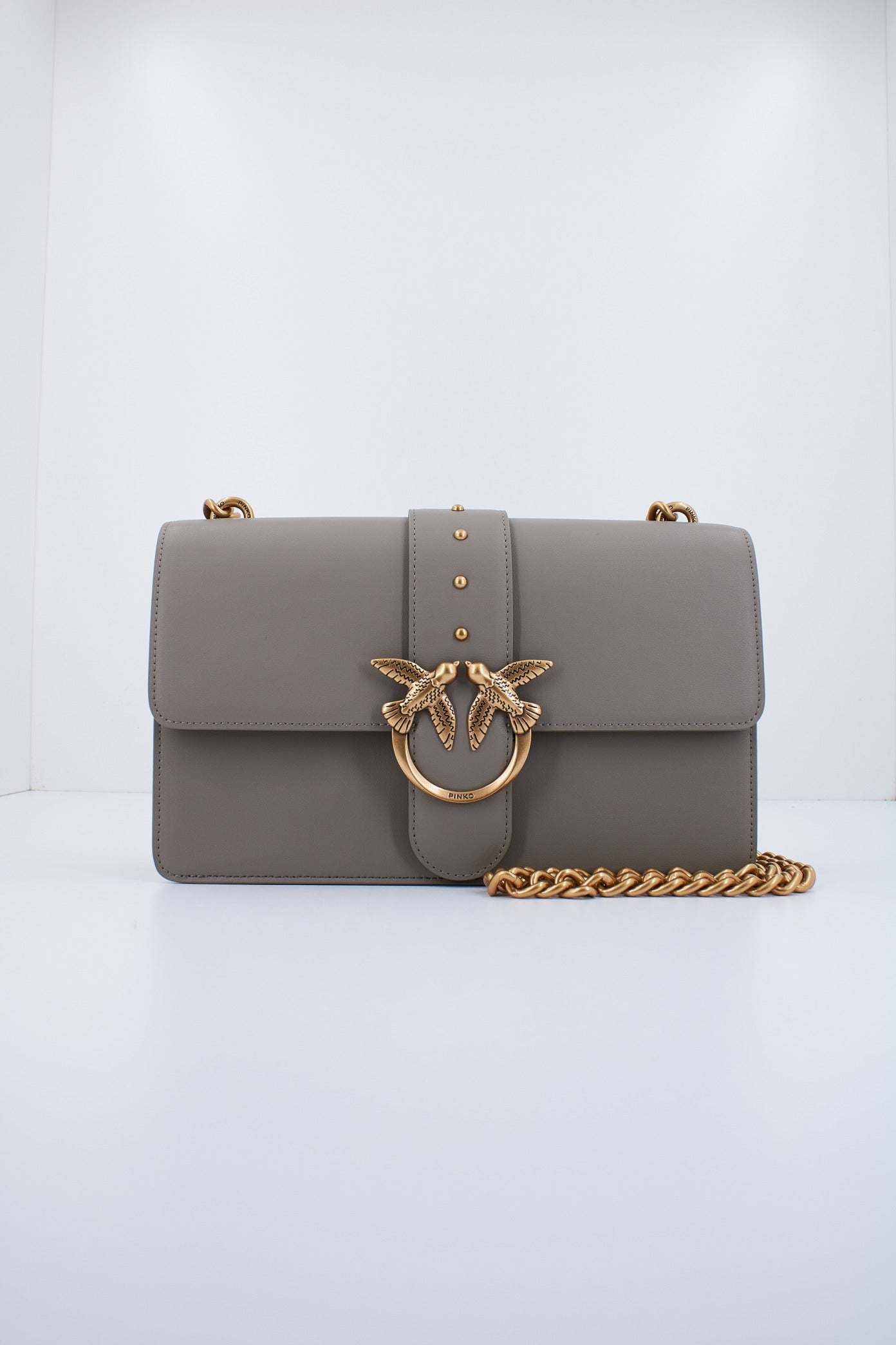 PINKO LOVE ONE CLASSIC C VITE en color BEIS (1)