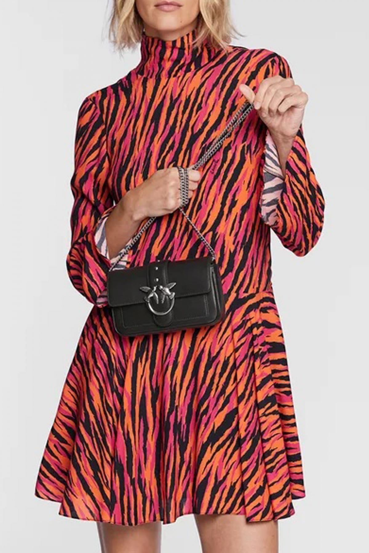 PINKO LOVE ONE POCKET C en color NEGRO (4)