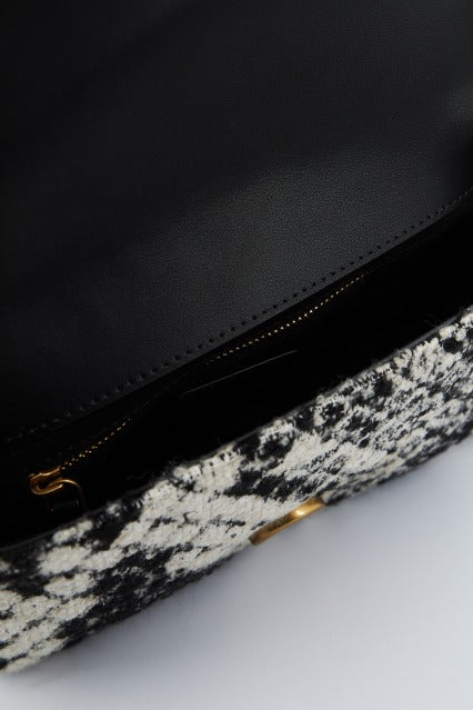 PINKO LOVE ONE MINI CL JACQUA en color NEGRO (4)