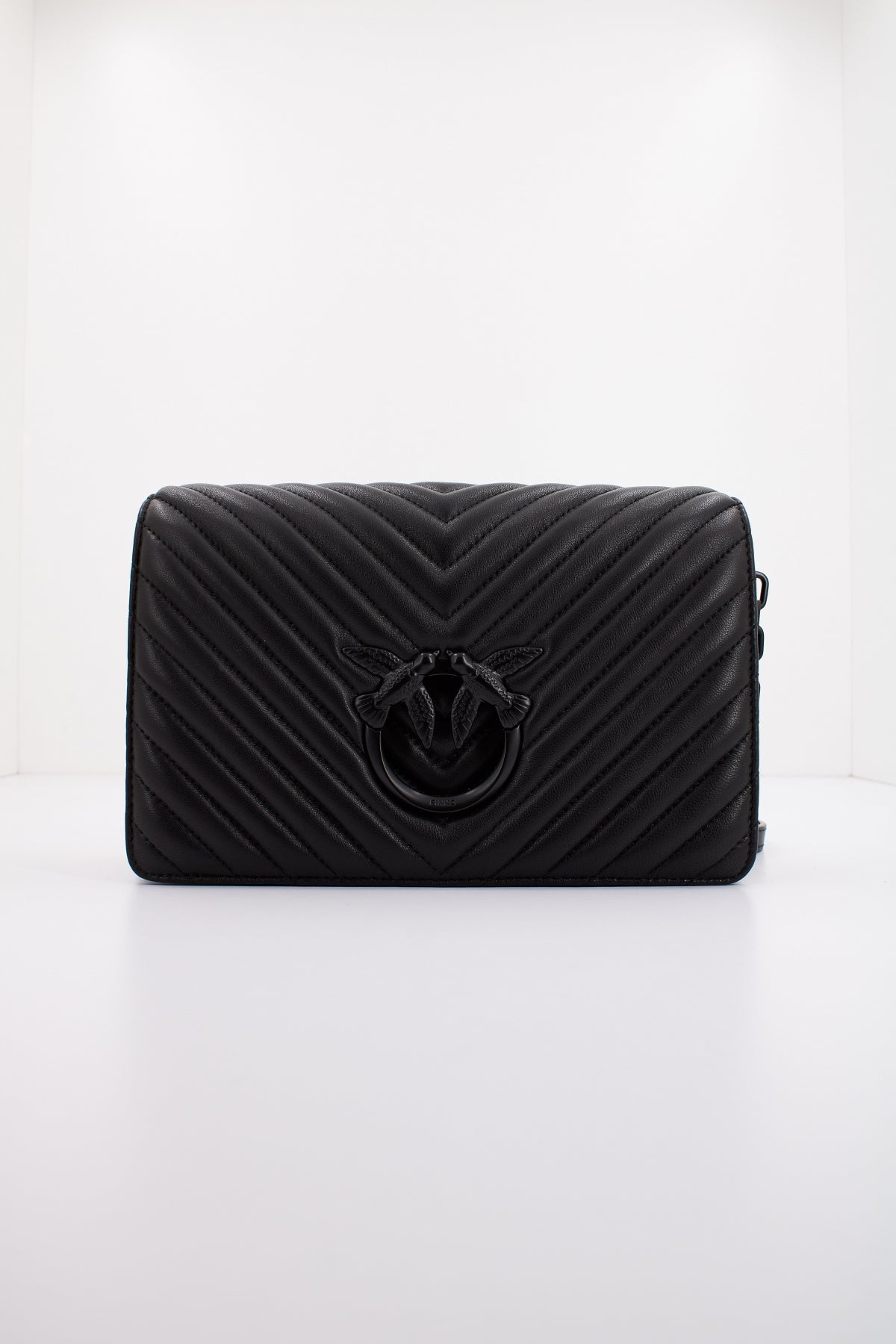 PINKO LOVE CLICK CLASSIC SHEE en color NEGRO (1)