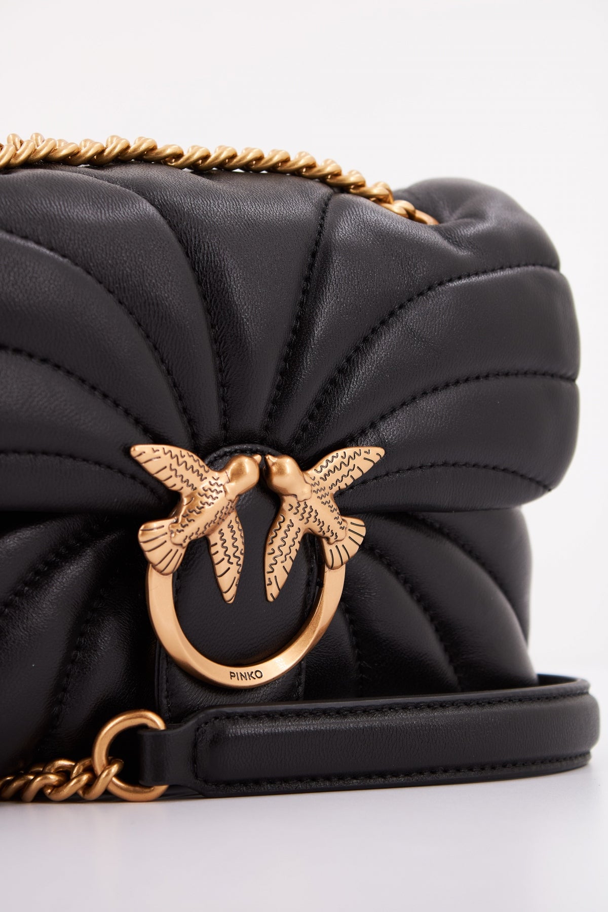 PINKO AEX LOVE MINI PUFF CL en color NEGRO (4)