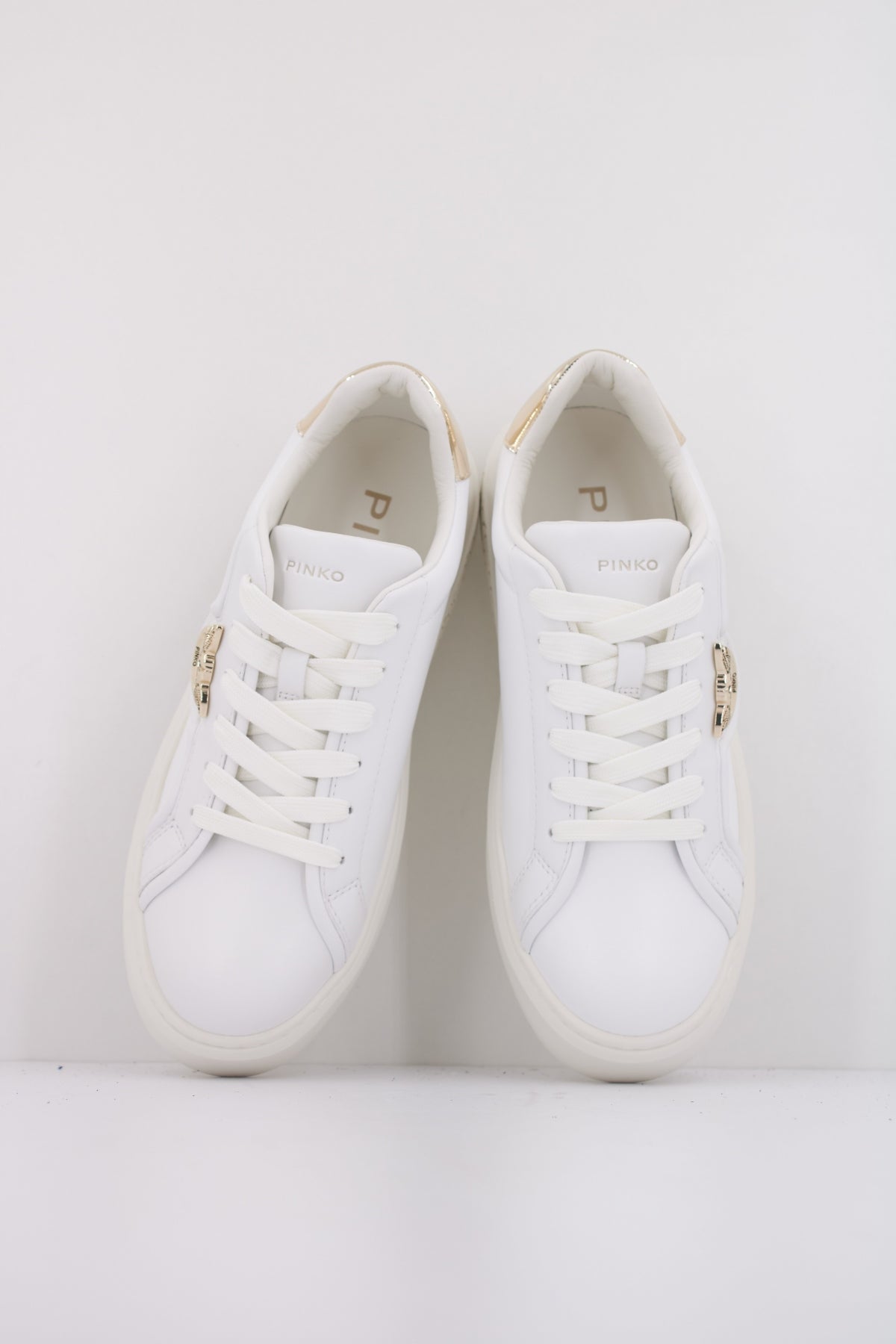 PINKO YOKO LEATHER en color BLANCO (3)
