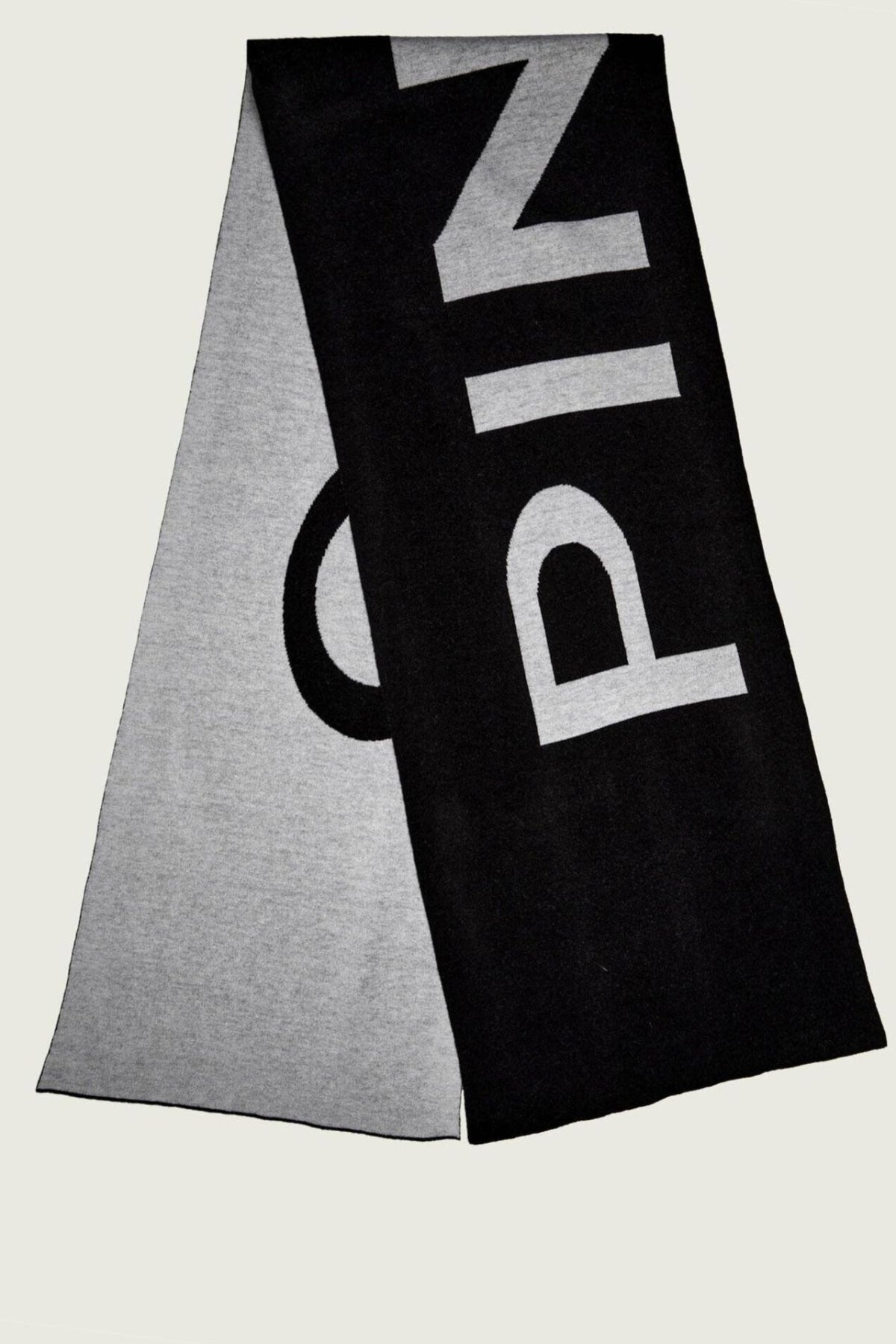 PINKO AZ SERBIA SCIARPA TUBICO en color NEGRO (1)
