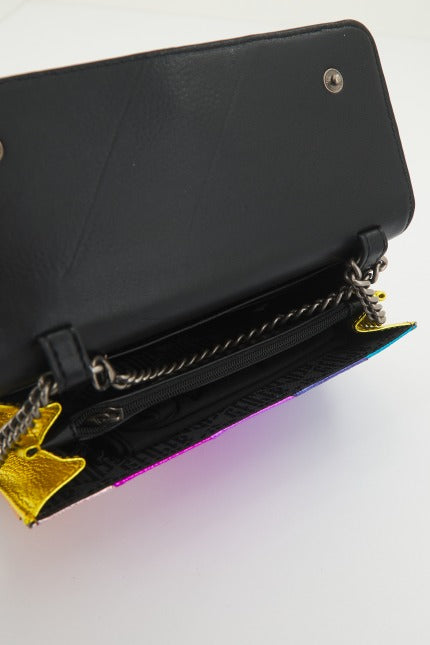 KURT GEIGER LONDON K STRIPE CHAIN WALLET en color MULTICOLOR (4)