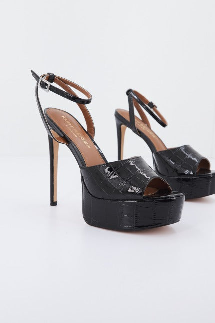 KURT GEIGER LONDON PIERRA PEEP TOE PLATFOR en color NEGRO (1)