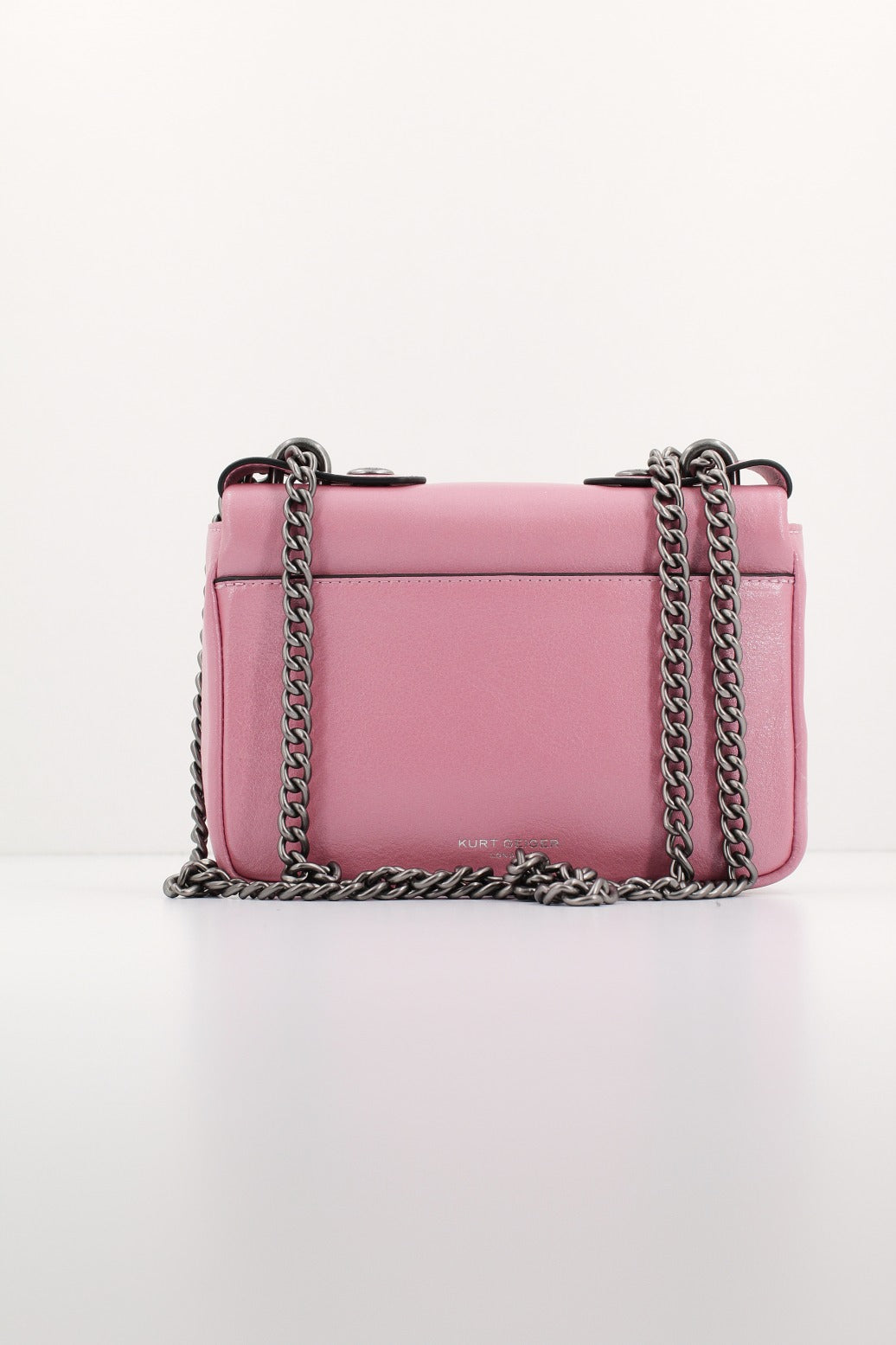KURT GEIGER LONDON -HACKNEY SM BAG en color ROSA (2)