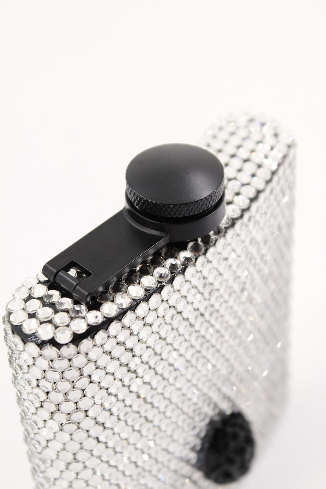 KURT GEIGER LONDON CRYSTAL FLASK en color PLATA (3)