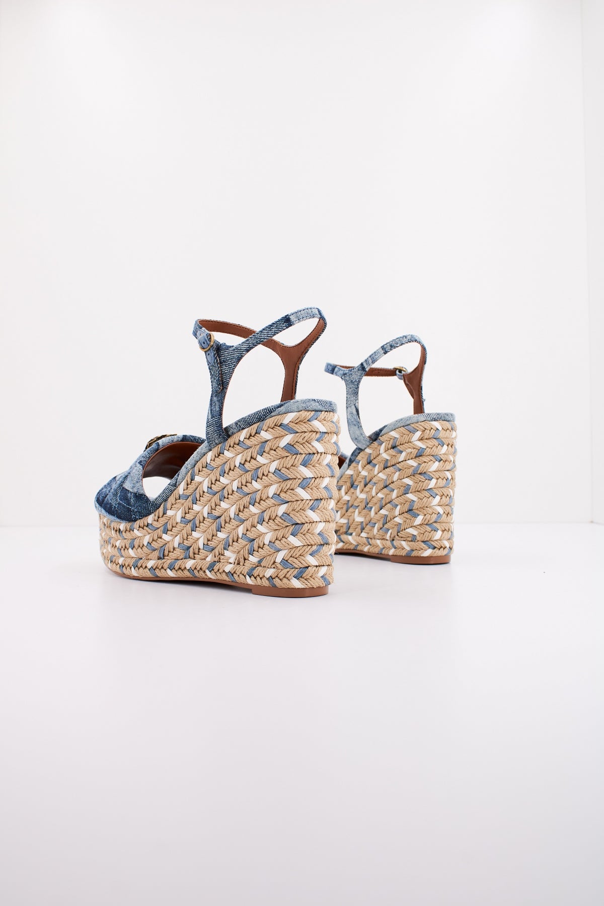 KURT GEIGER LONDON KENSINGTON ESPADRIL en color AZUL (3)