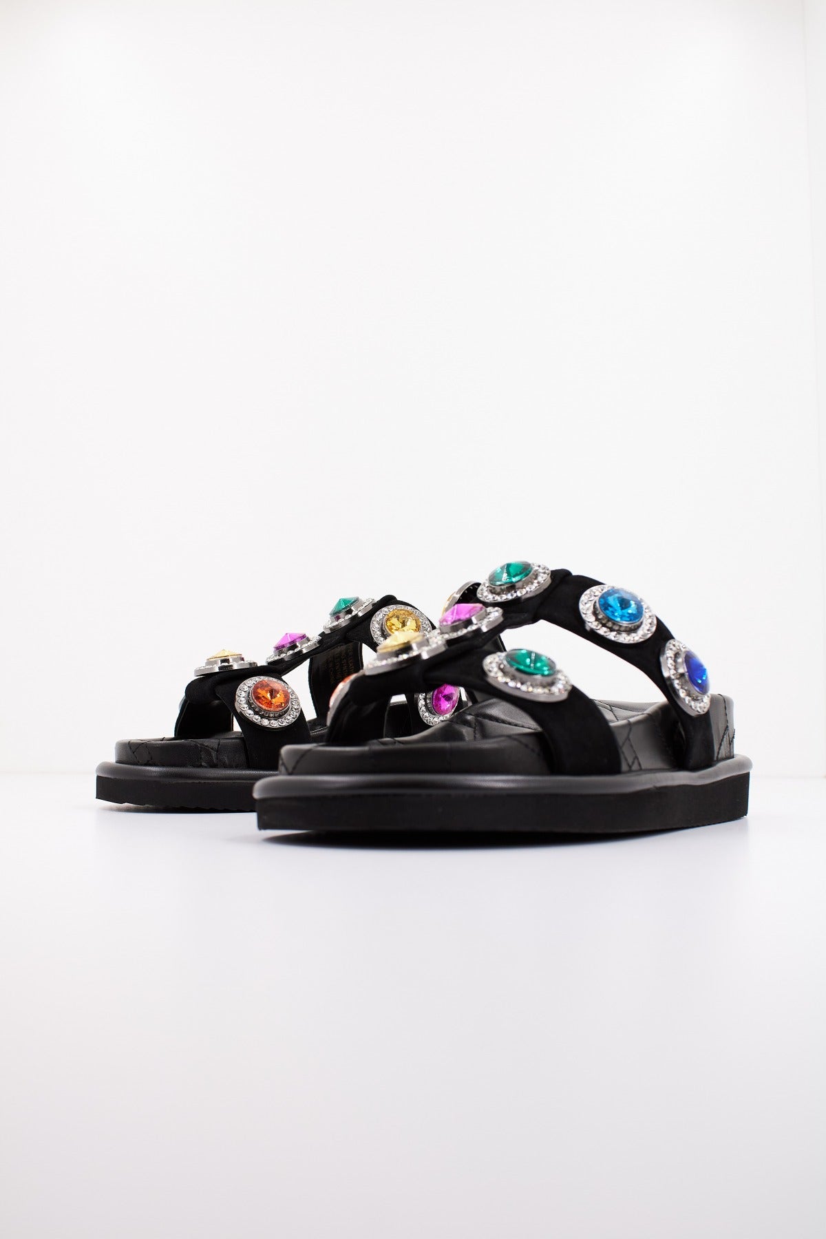 KURT GEIGER LONDON ORSON CRYSTAL SANDAL en color NEGRO (2)