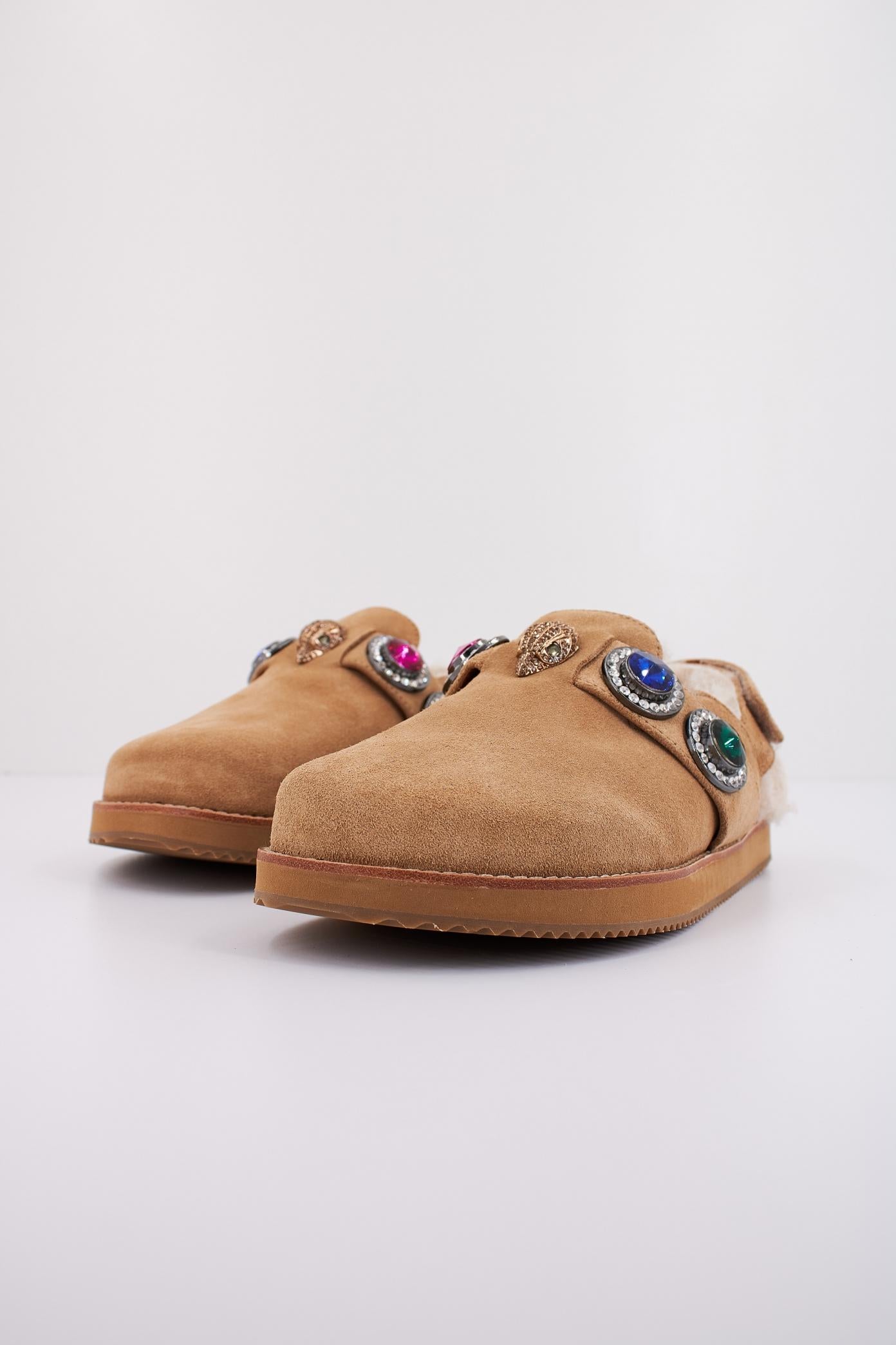 KURT GEIGER LONDON OCTAVIA CASUAL SLING MULE en color MARRON CLARO (2)