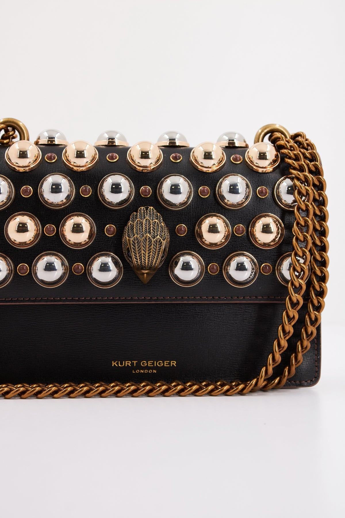 KURT GEIGER LONDON SHOREDITJ SM XBODY STUD en color NEGRO (4)