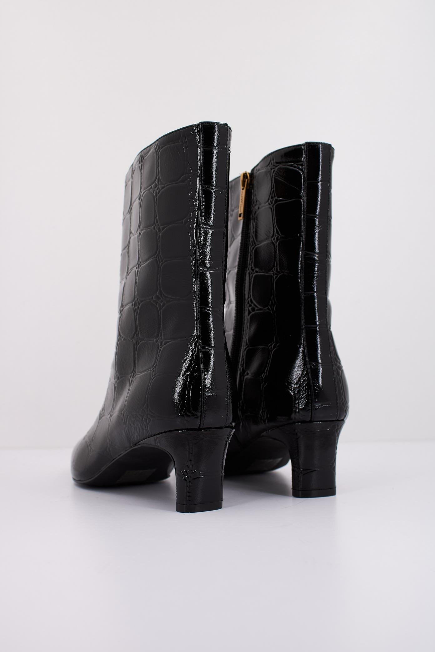 KURT GEIGER LONDON REGENT ANKLE BOOT en color NEGRO (4)