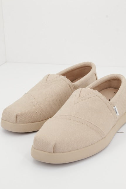 TOMS ALP FWD en color BEIS (2)