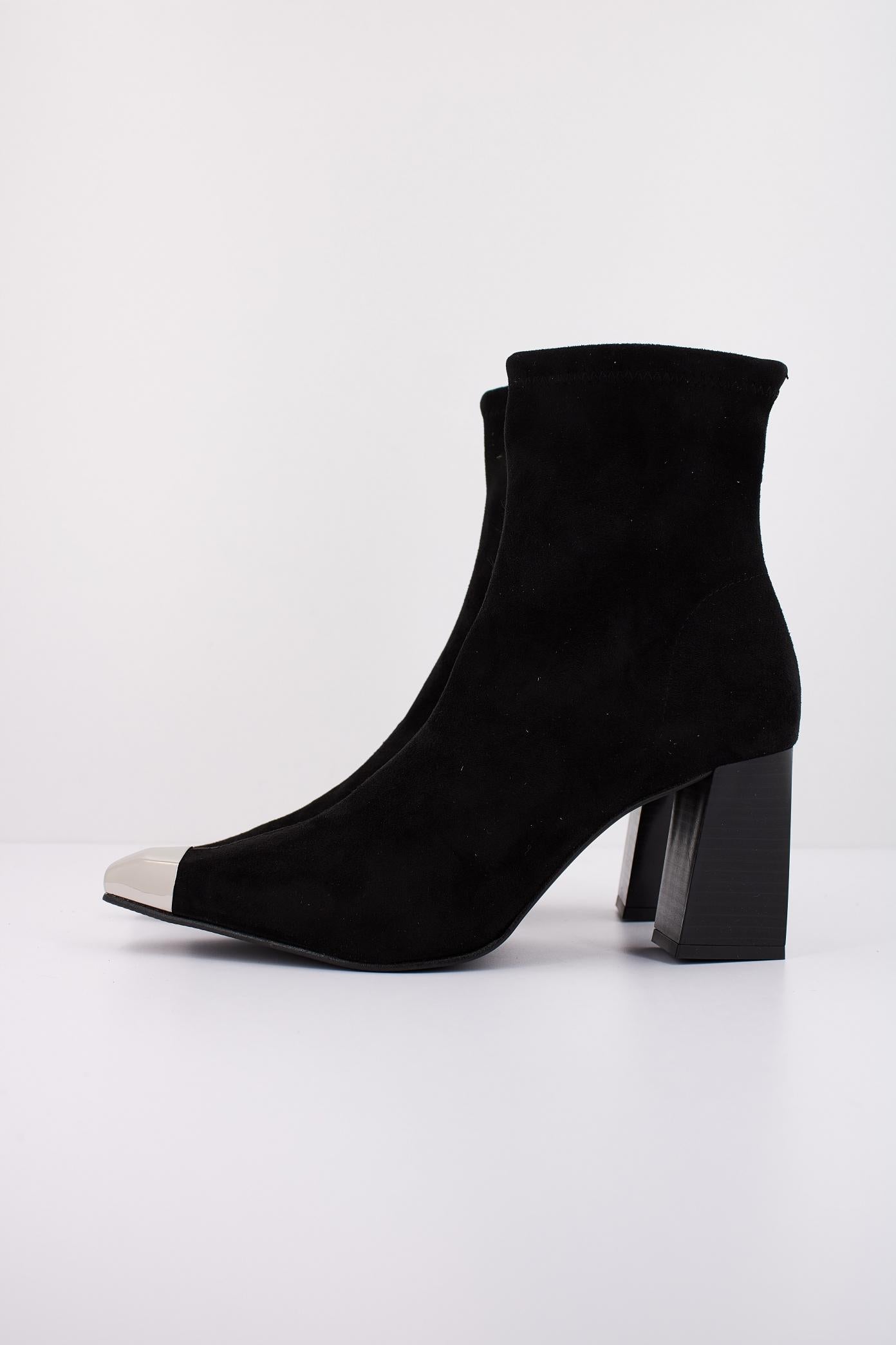 MISS ELASTIC EMILY en color NEGRO (1)