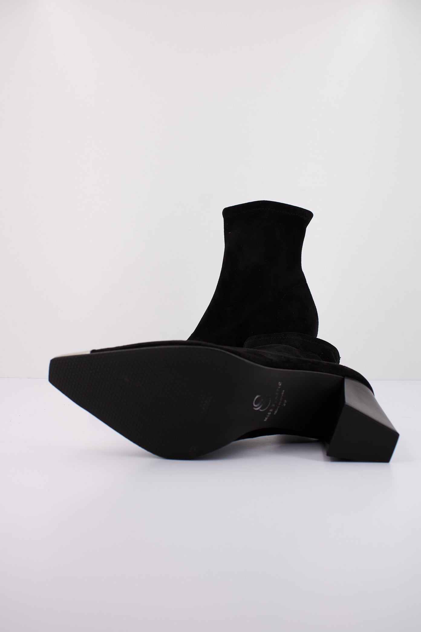 MISS ELASTIC EMILY en color NEGRO (5)