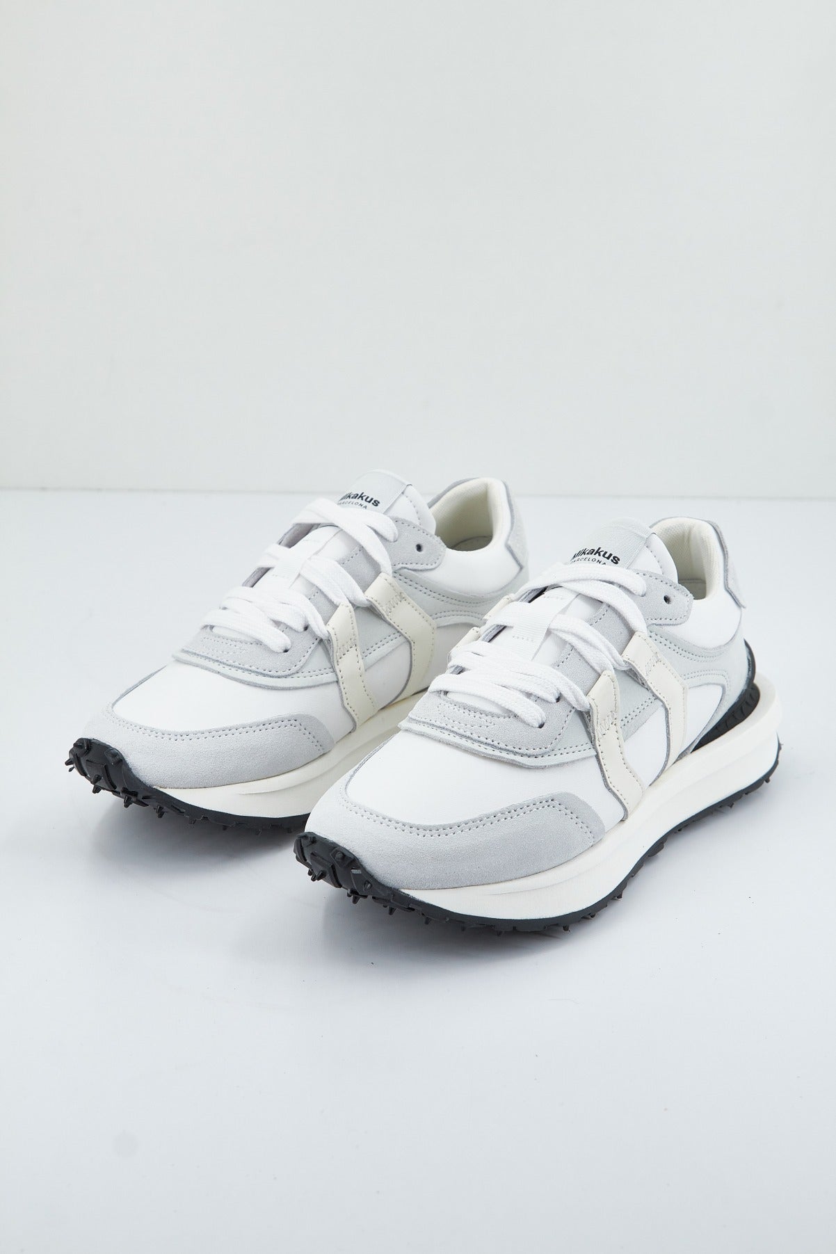 MIKAKUS WHITE LEATHER en color BLANCO (2)