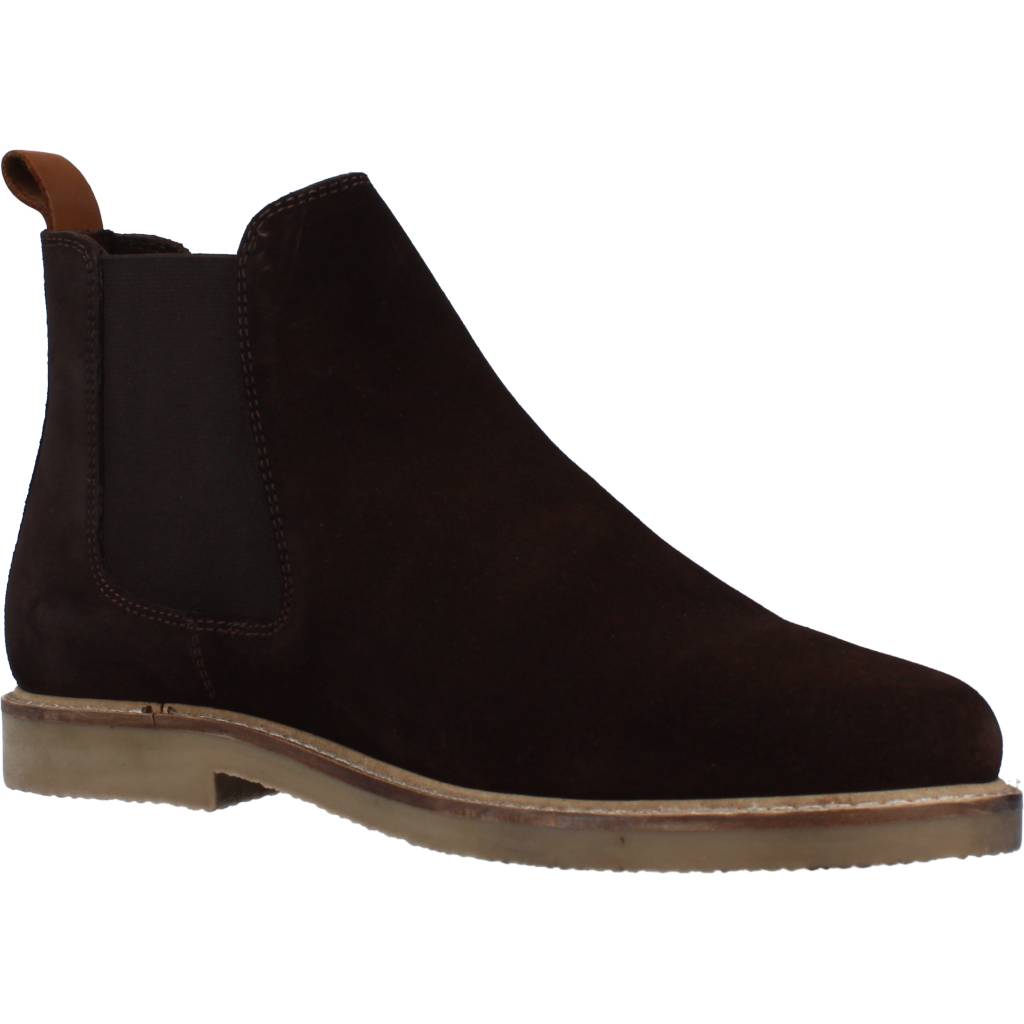 KICKERS COW SUEDE en color MARRON (5)